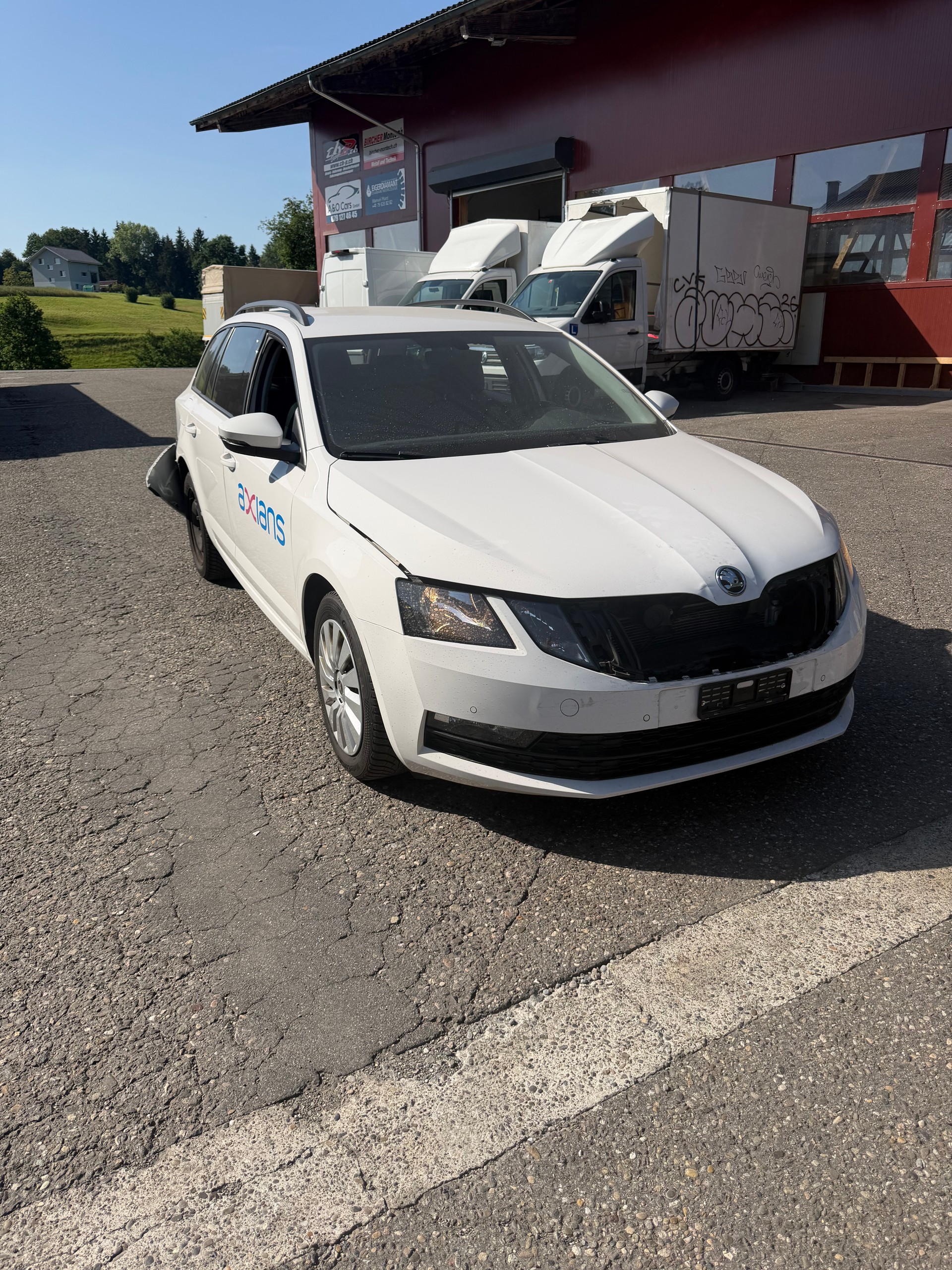 SKODA Octavia Combi 1.6 TDI Ambition 4x4-image-1