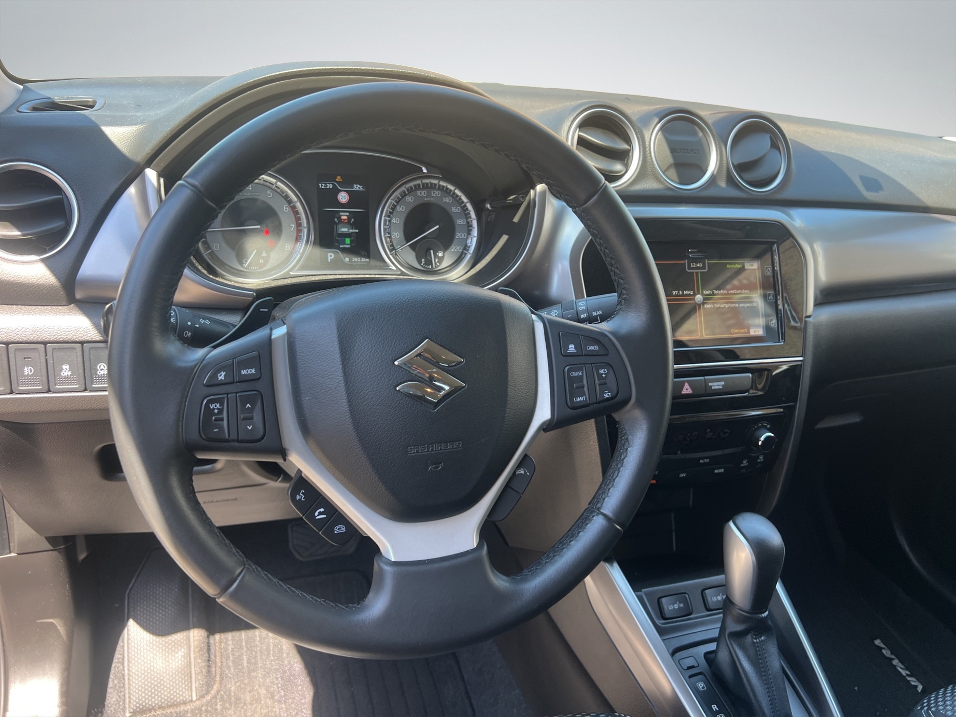 SUZUKI Vitara 1.4 Boosterjet Compact Top Hybrid Automatic-image-9