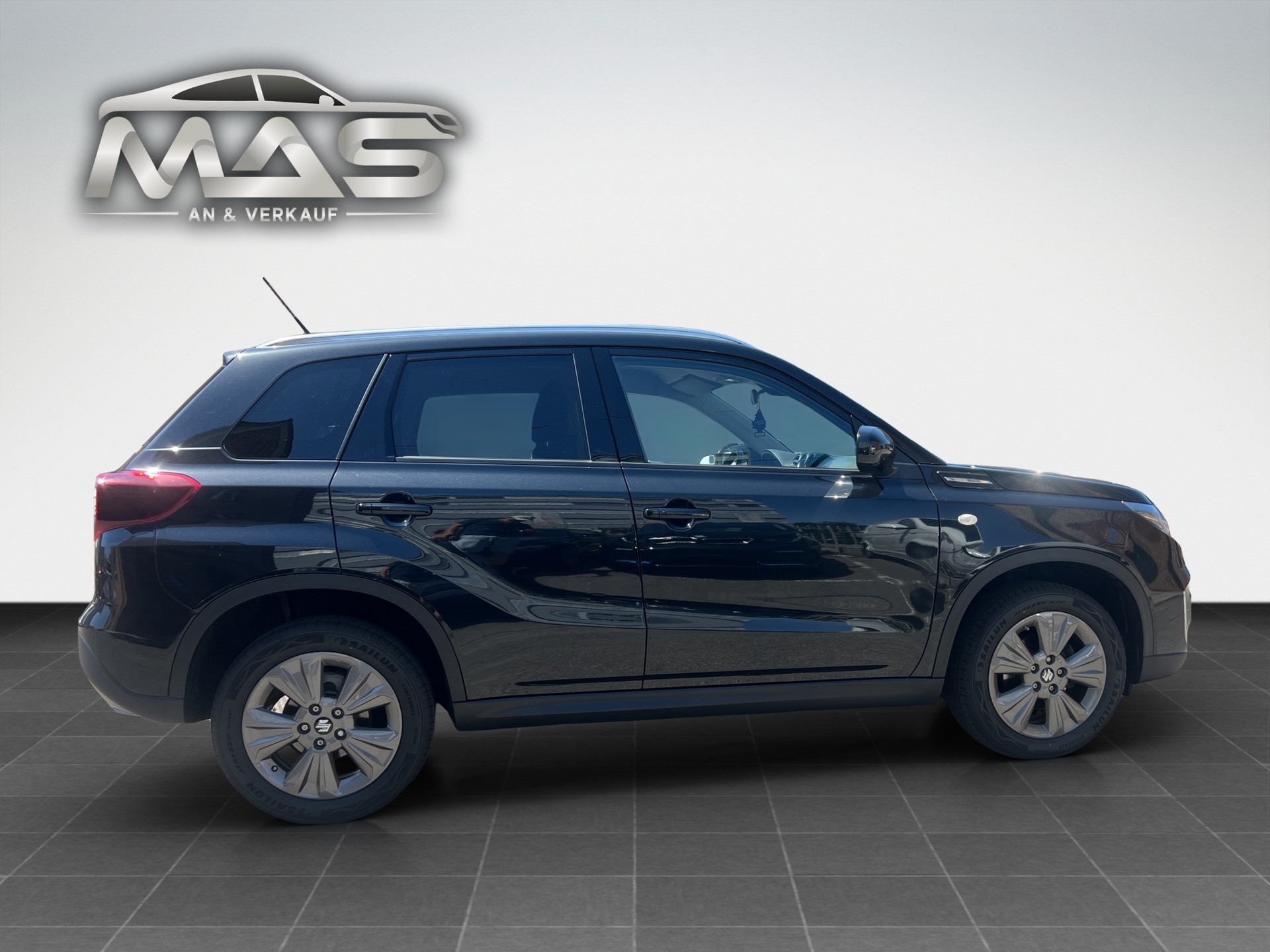 SUZUKI Vitara 1.4 Boosterjet Compact Top Hybrid Automatic-image-2