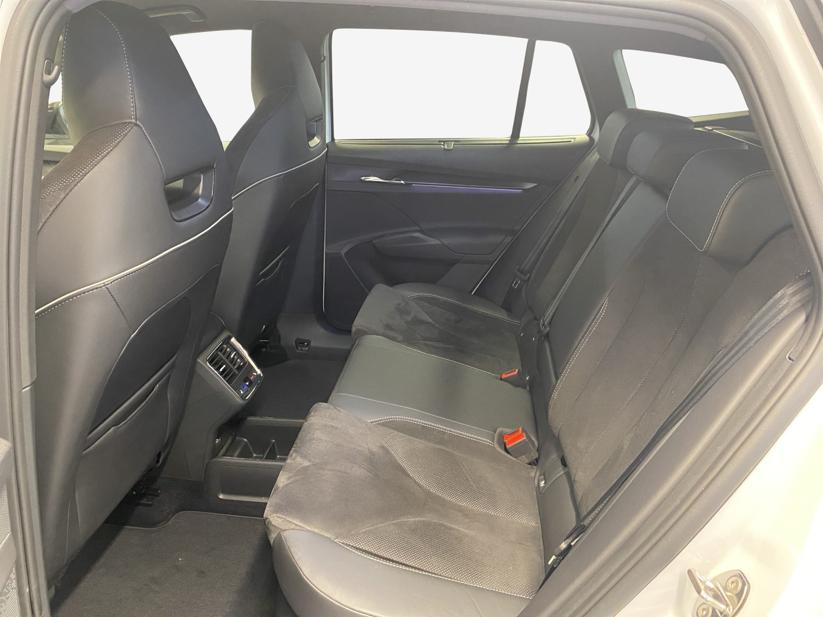 SKODA Enyaq iV 80x SportLine-image-11