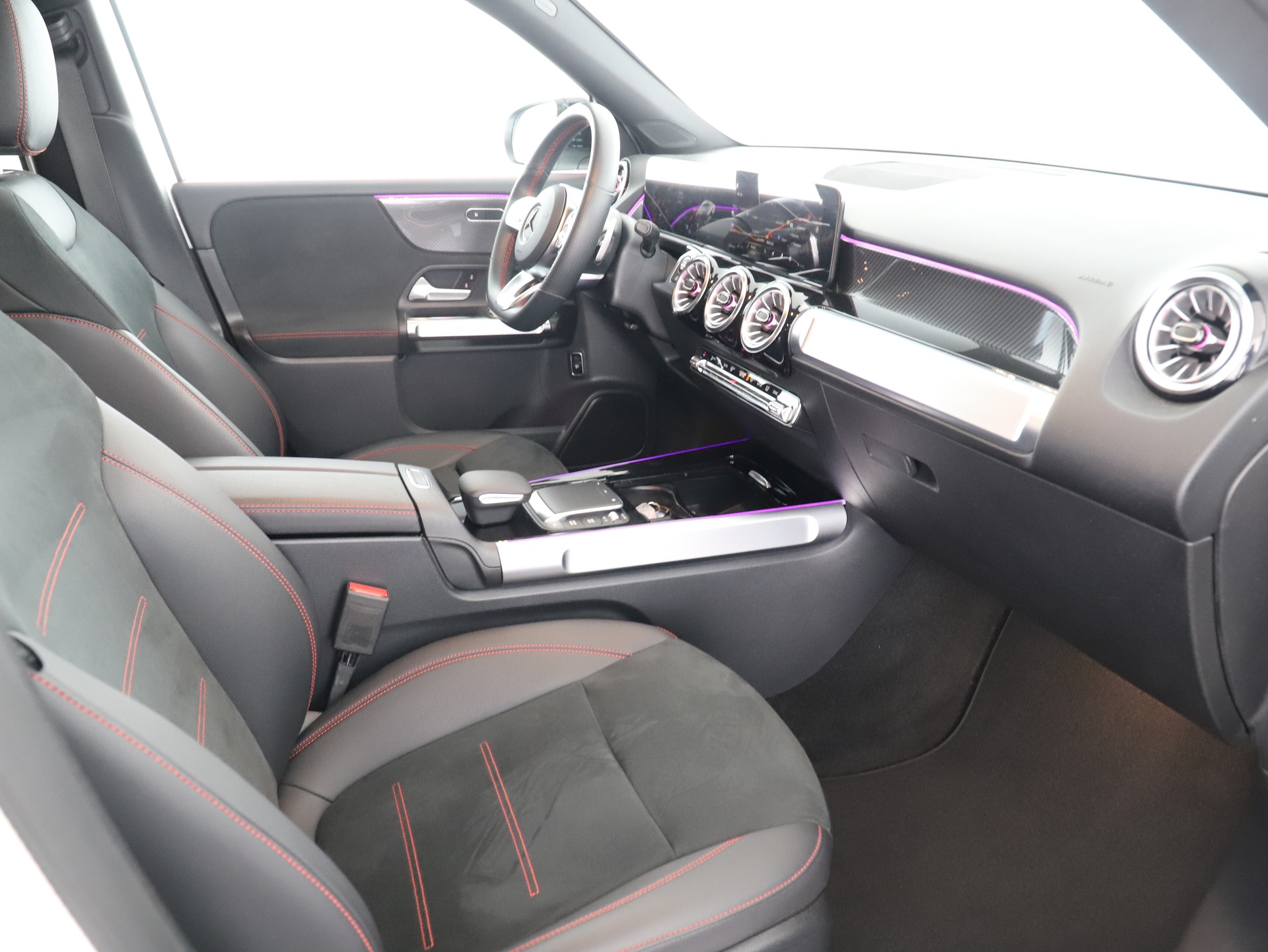 MERCEDES-BENZ GLB 220 d AMG Line 4 MAT.-image-10