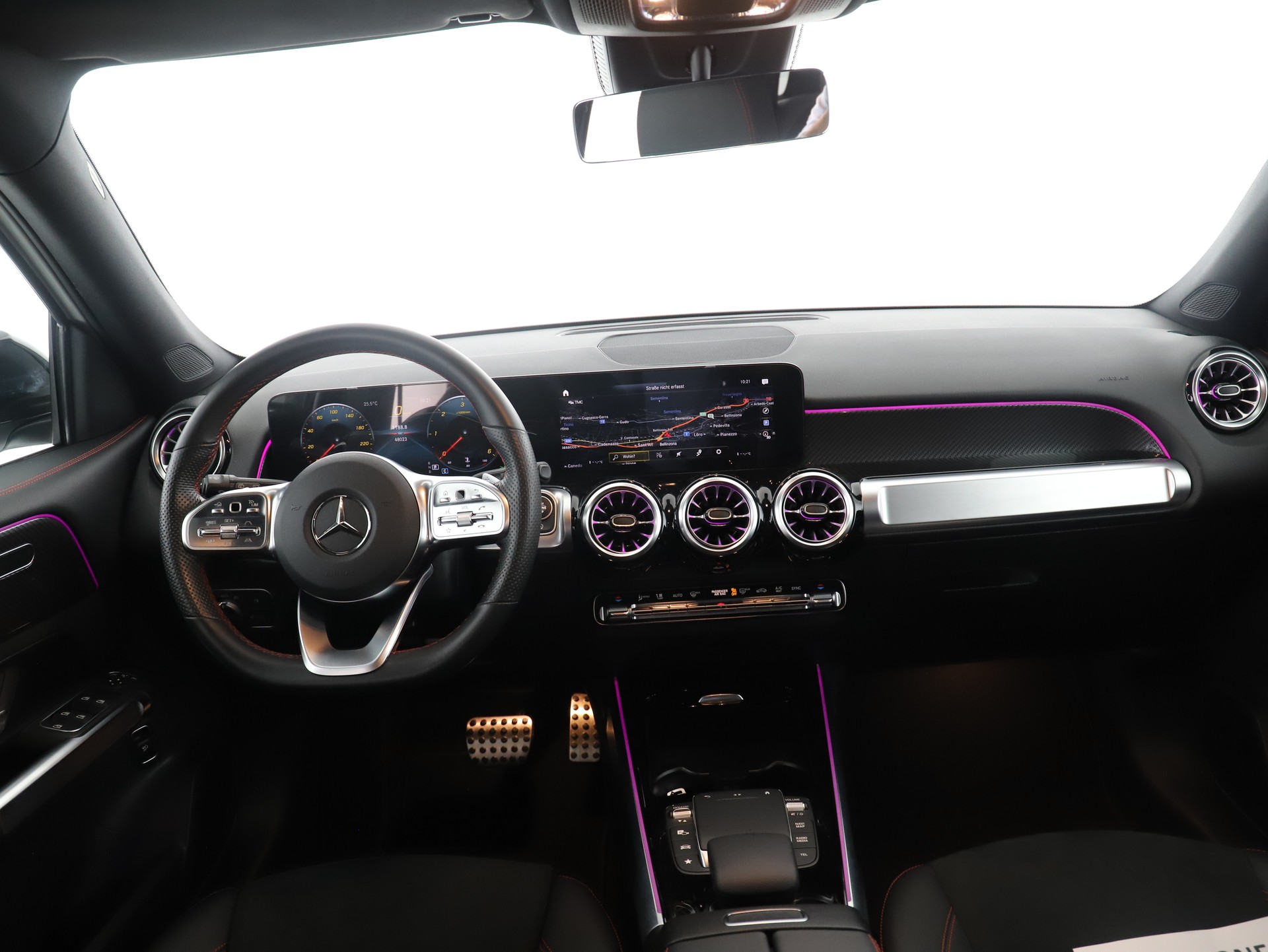 MERCEDES-BENZ GLB 220 d AMG Line 4 MAT.-image-11