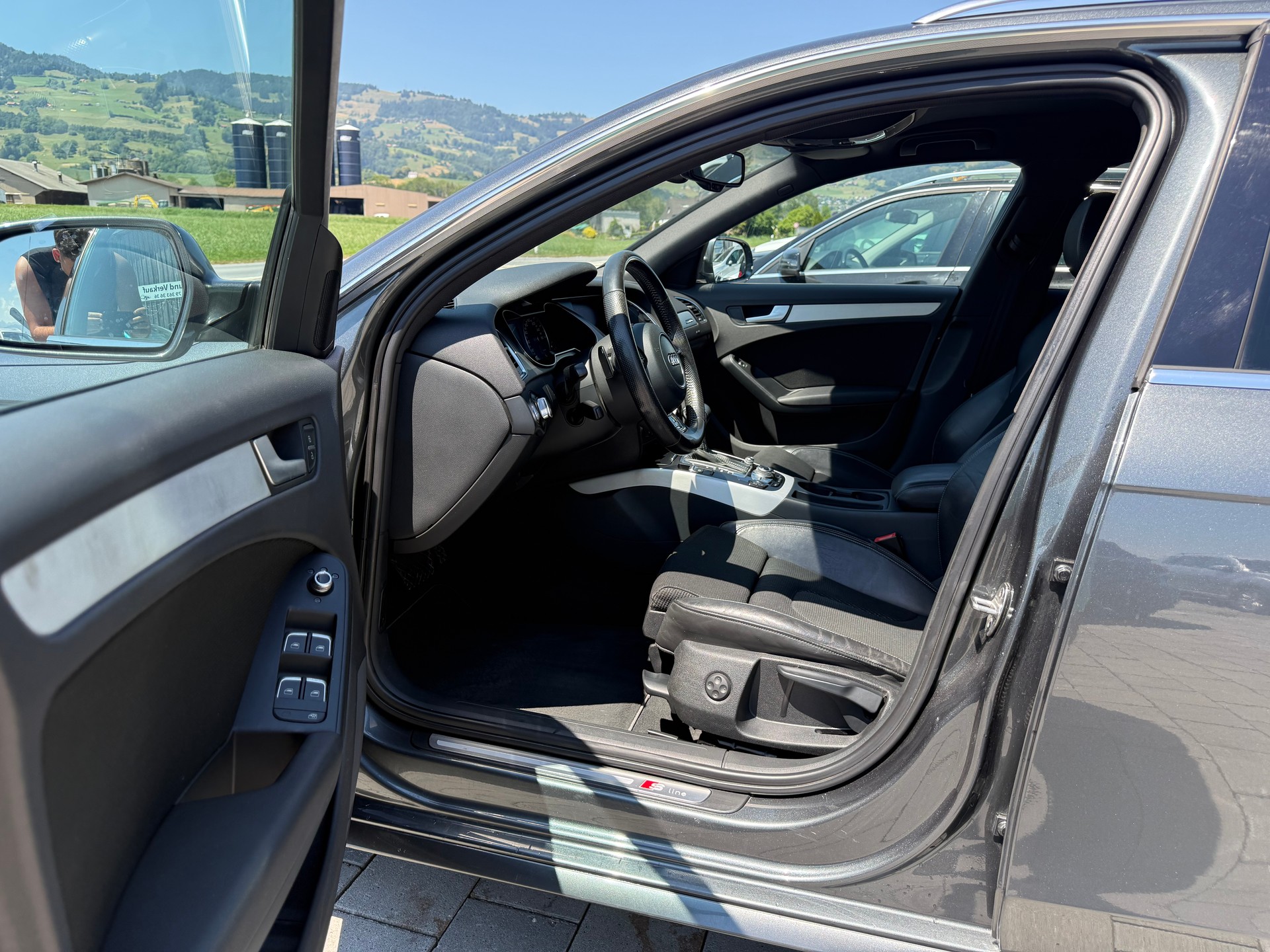AUDI A4 Avant 2.0 TDI quattro S-tronic S-Line-image-10