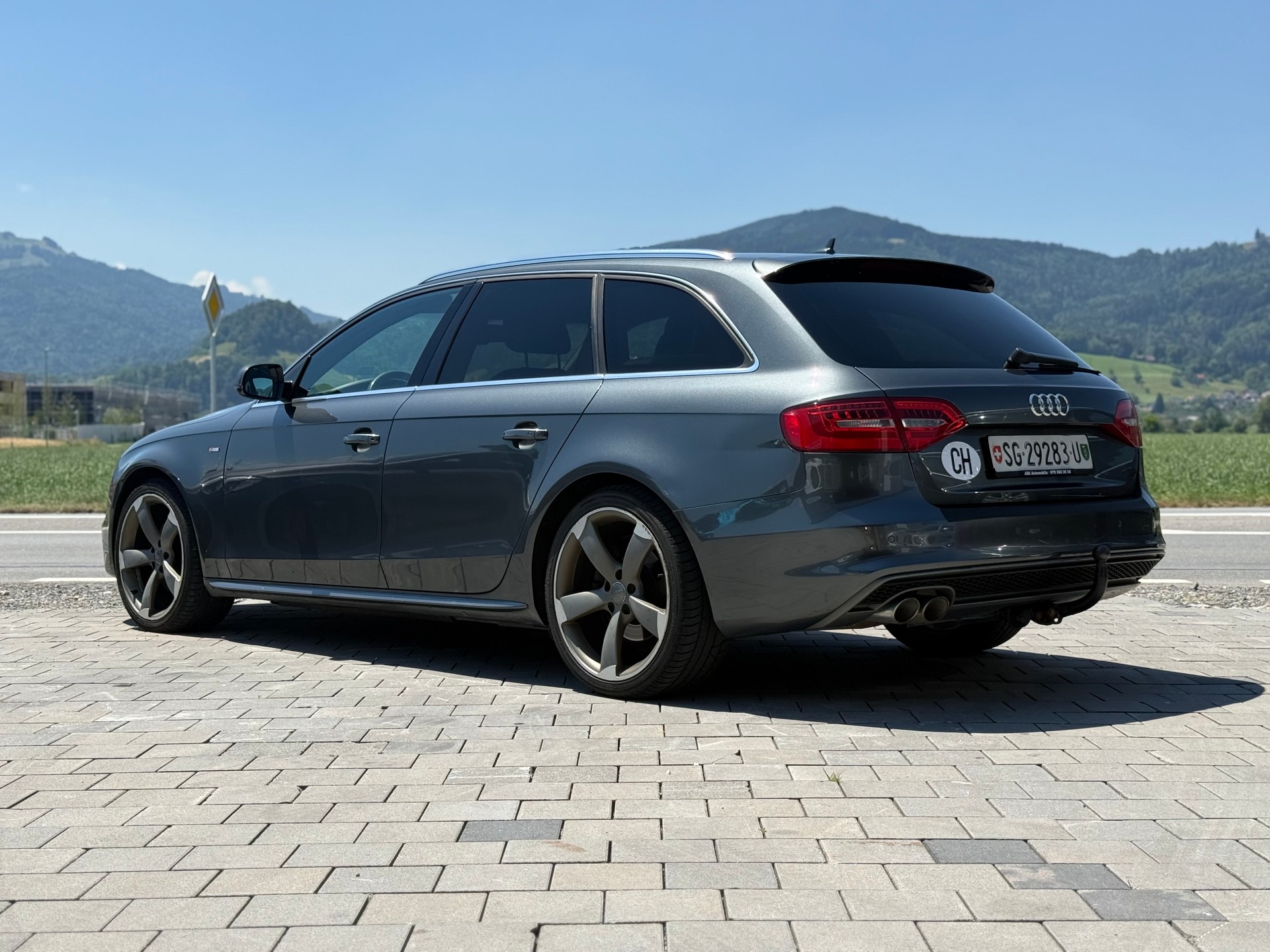 AUDI A4 Avant 2.0 TDI quattro S-tronic S-Line-image-9