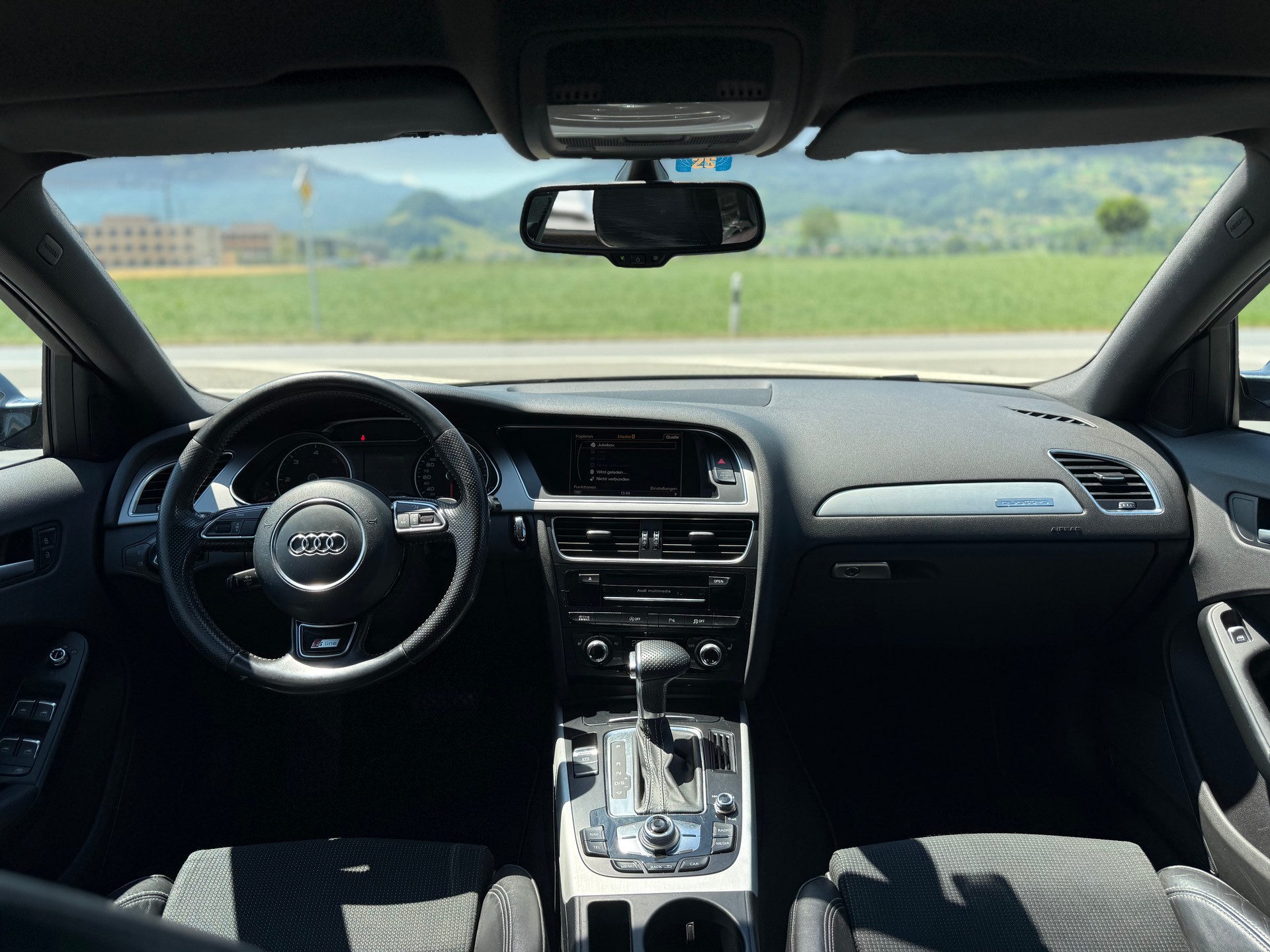AUDI A4 Avant 2.0 TDI quattro S-tronic S-Line-image-11