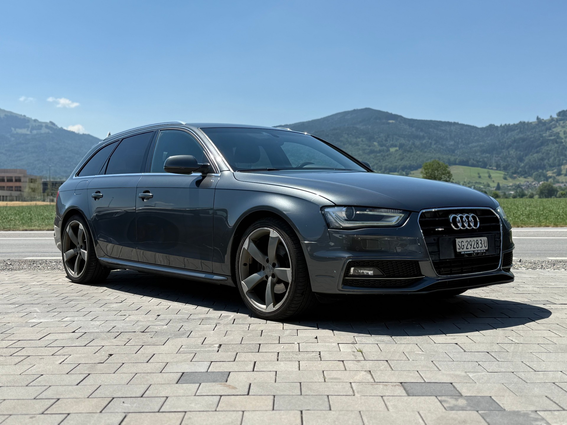 AUDI A4 Avant 2.0 TDI quattro S-tronic S-Line-image-1