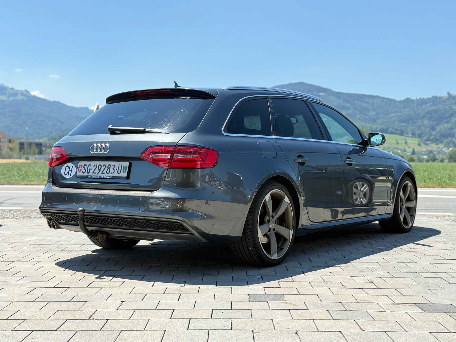 AUDI A4 Avant 2.0 TDI quattro S-tronic S-Line-image-5