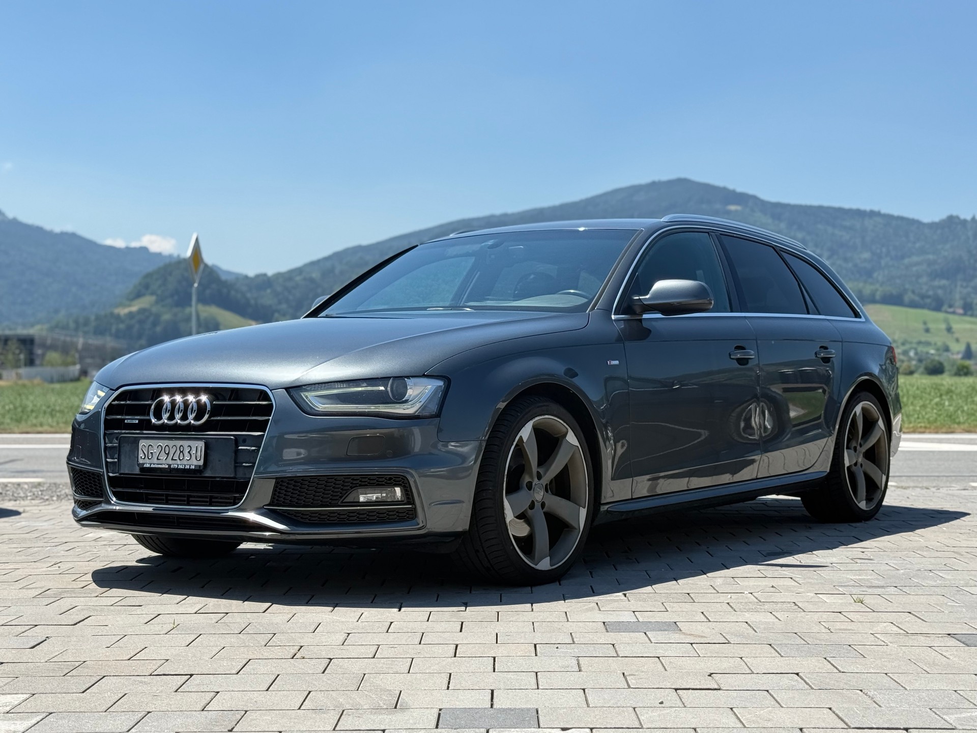 AUDI A4 Avant 2.0 TDI quattro S-tronic S-Line-image-0