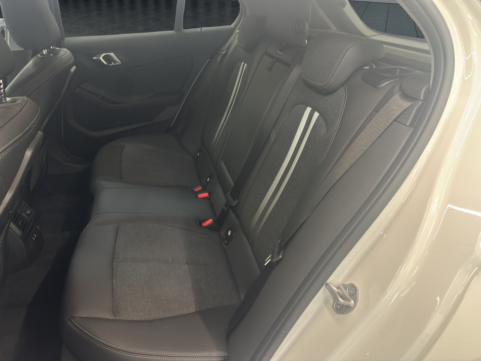 BMW 118i MODELL ADVANTAGE-image-19