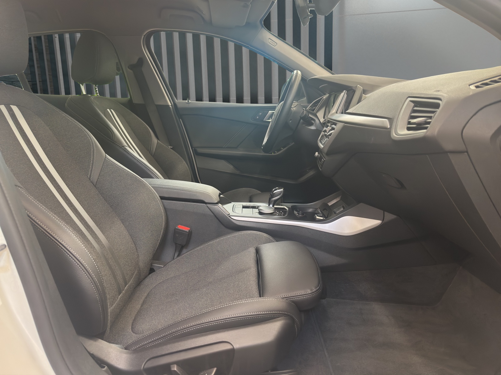 BMW 118i MODELL ADVANTAGE-image-16
