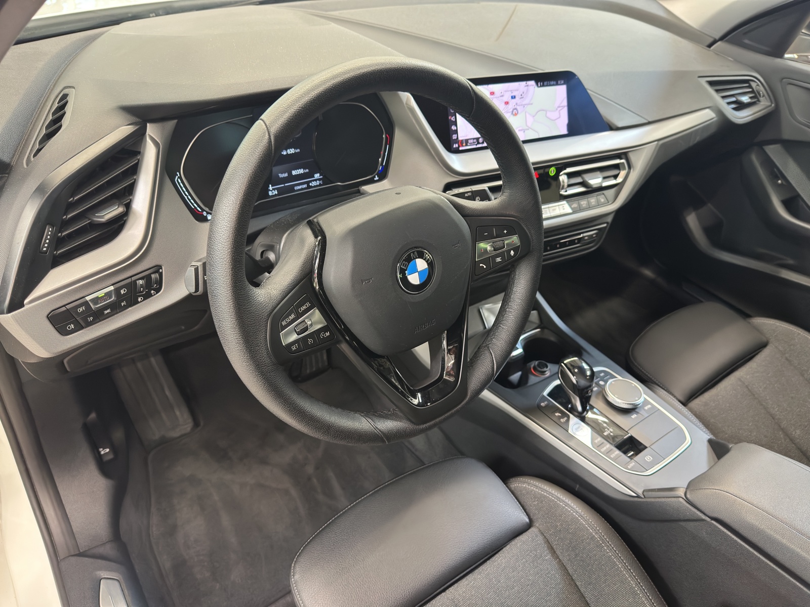 BMW 118i MODELL ADVANTAGE-image-17