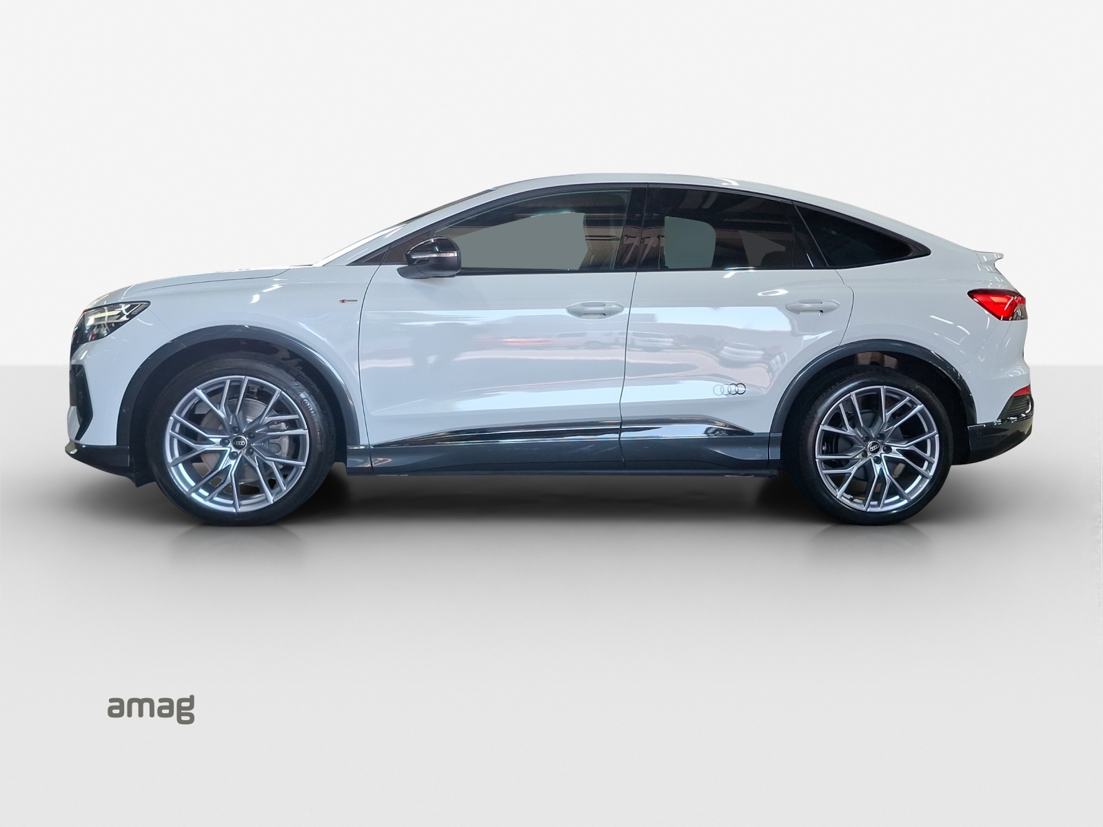 AUDI Q4 Sportback e-tron 50 quattro-image-1