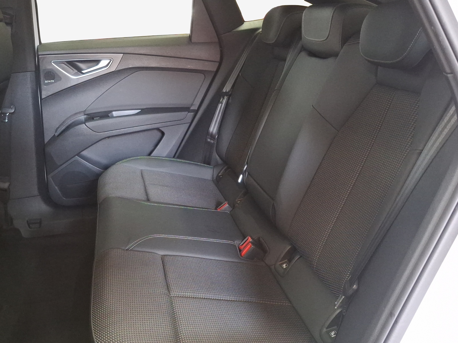 AUDI Q4 Sportback e-tron 50 quattro-image-12