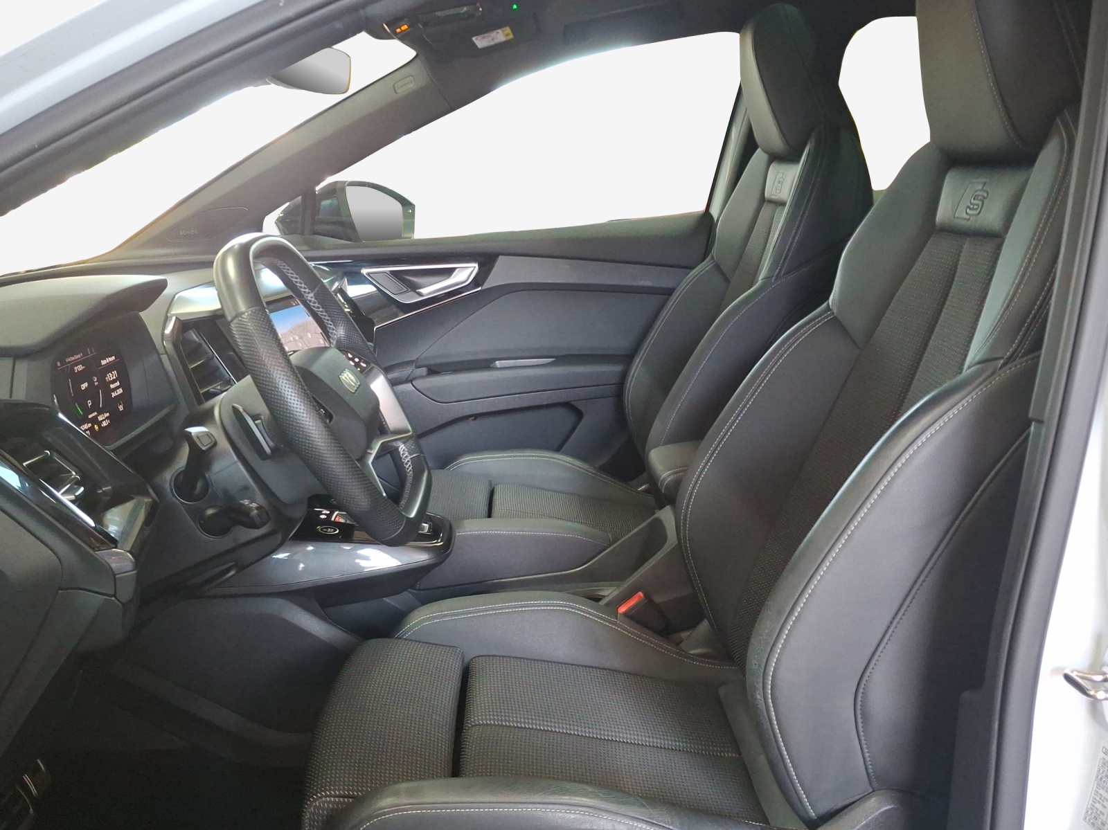 AUDI Q4 Sportback e-tron 50 quattro-image-8