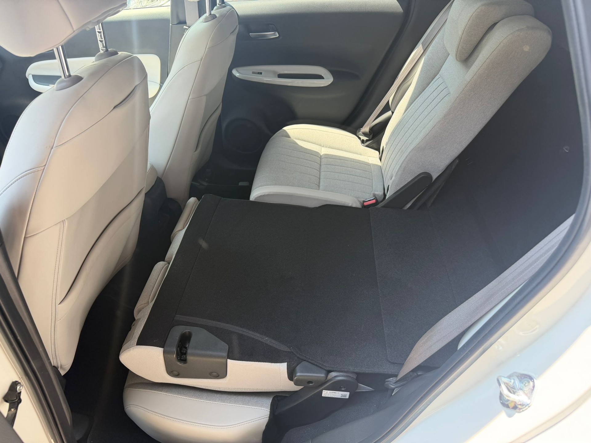 HONDA Jazz 1.5i-MMD Executive E-CVT-image-12