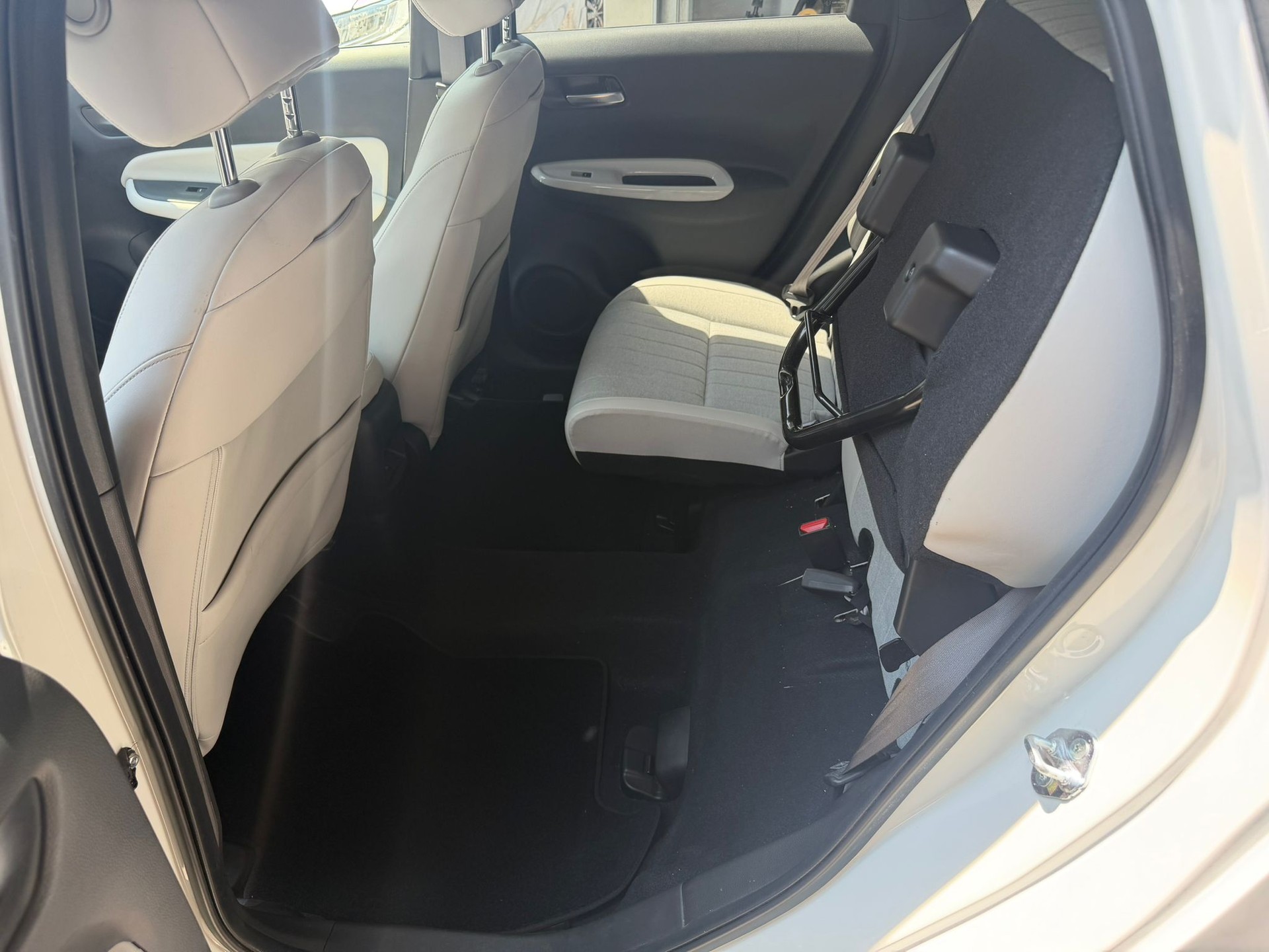 HONDA Jazz 1.5i-MMD Executive E-CVT-image-11