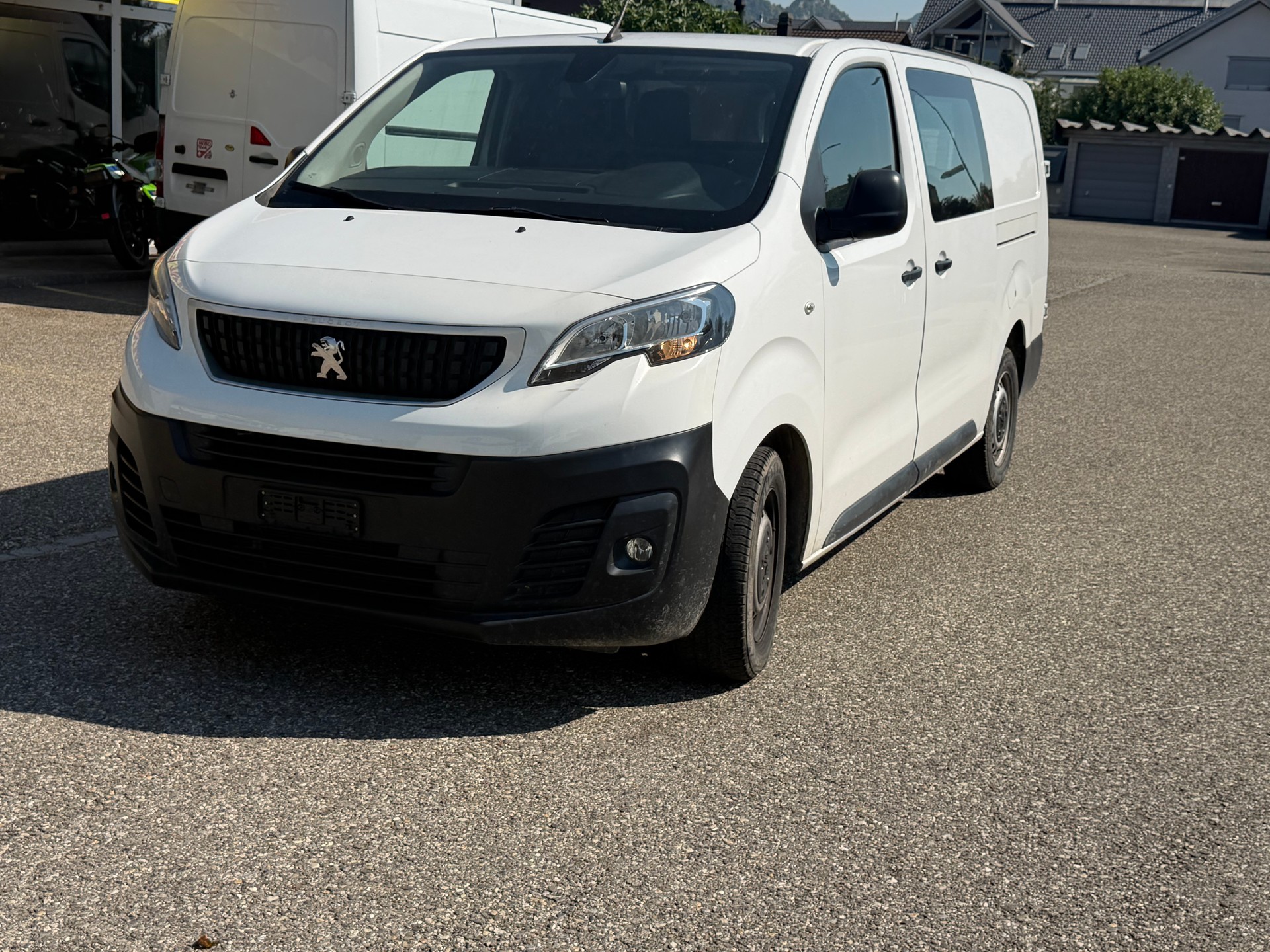 PEUGEOT Expert 2.0 BlueHDi 180 S&S Active Long EAT6-image-0