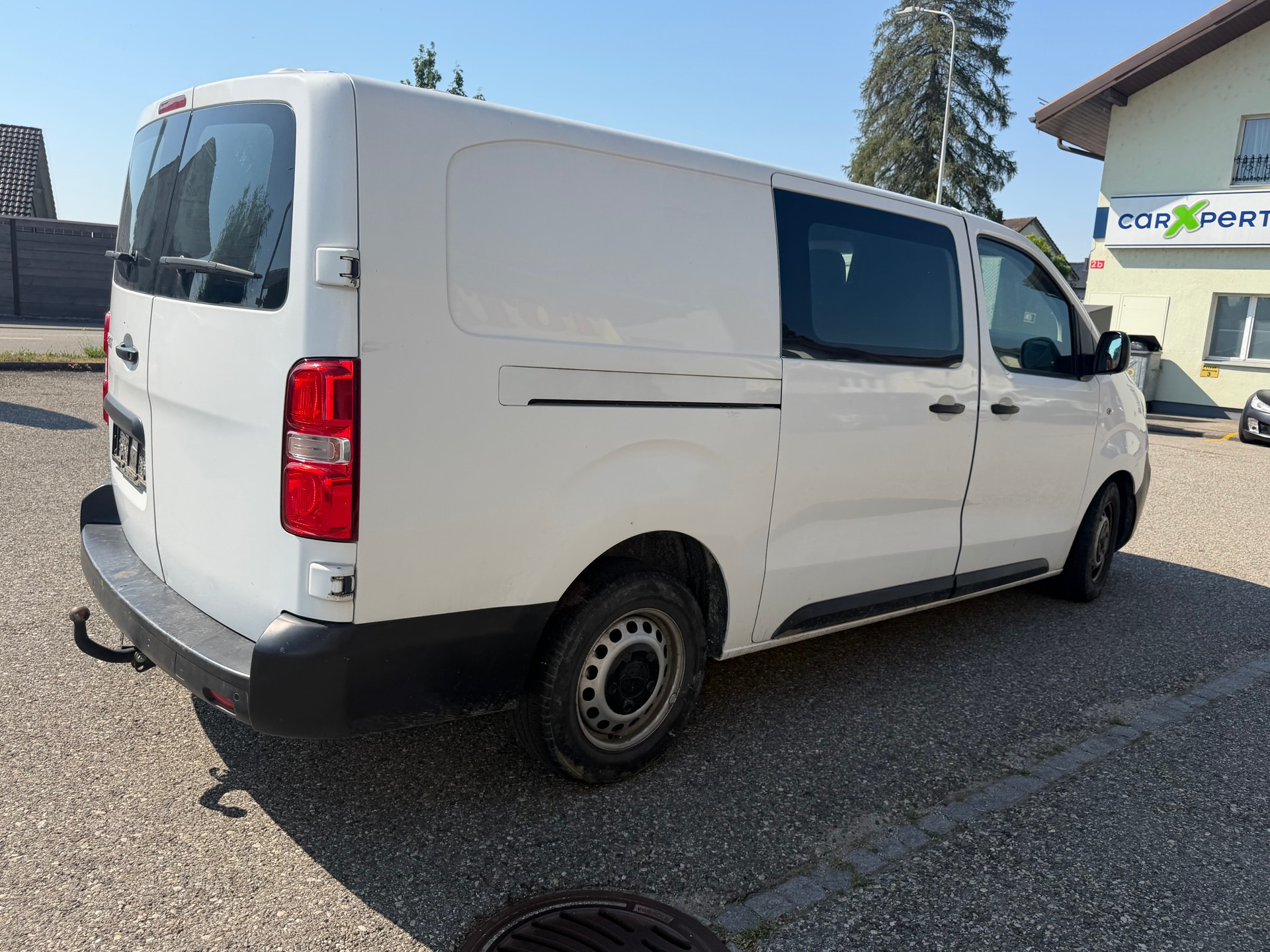 PEUGEOT Expert 2.0 BlueHDi 180 S&S Active Long EAT6-image-4