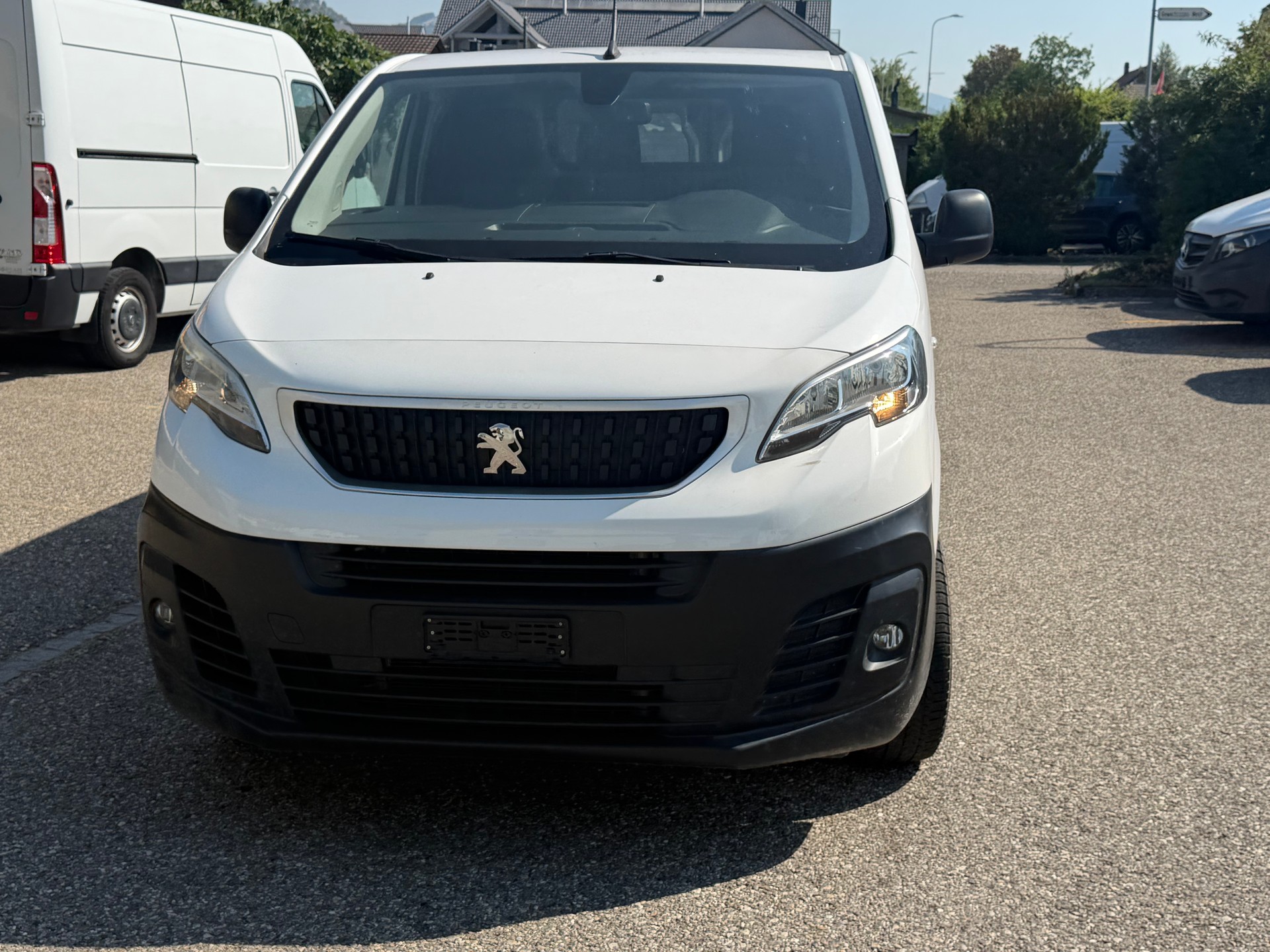 PEUGEOT Expert 2.0 BlueHDi 180 S&S Active Long EAT6-image-1
