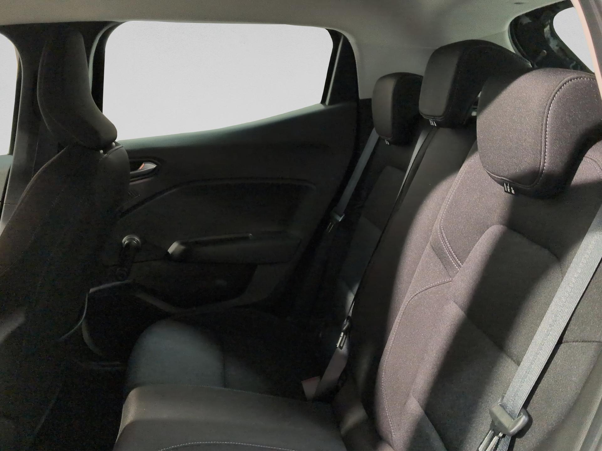 RENAULT Clio 1.6 E-Tech Zen-image-14