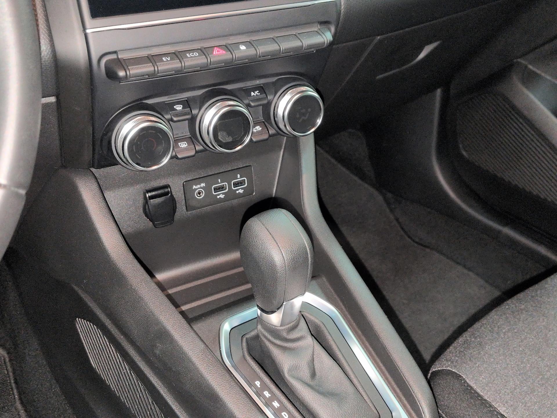 RENAULT Clio 1.6 E-Tech Zen-image-11