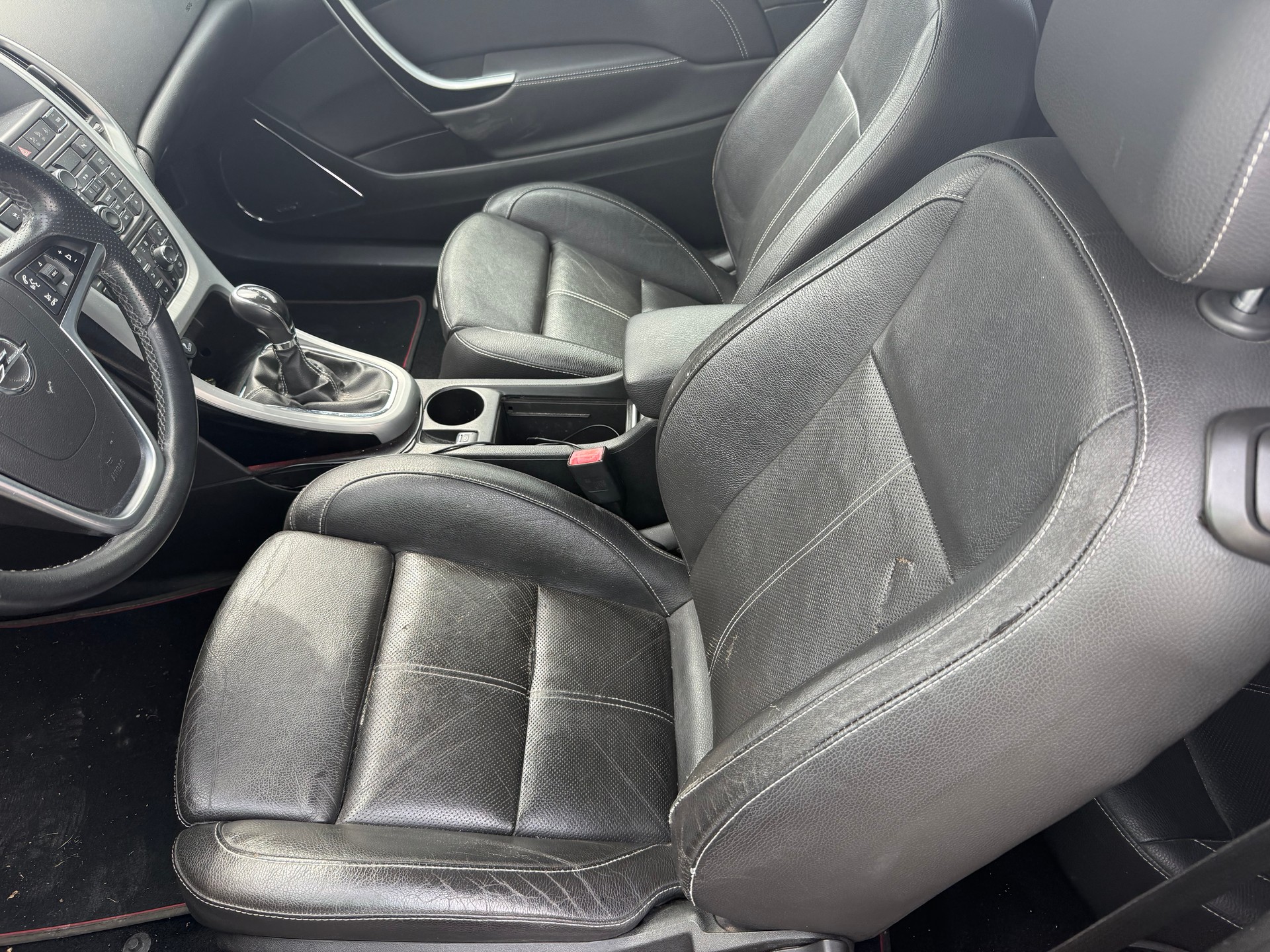 OPEL Astra GTC 1.6i 16V Enjoy-image-5