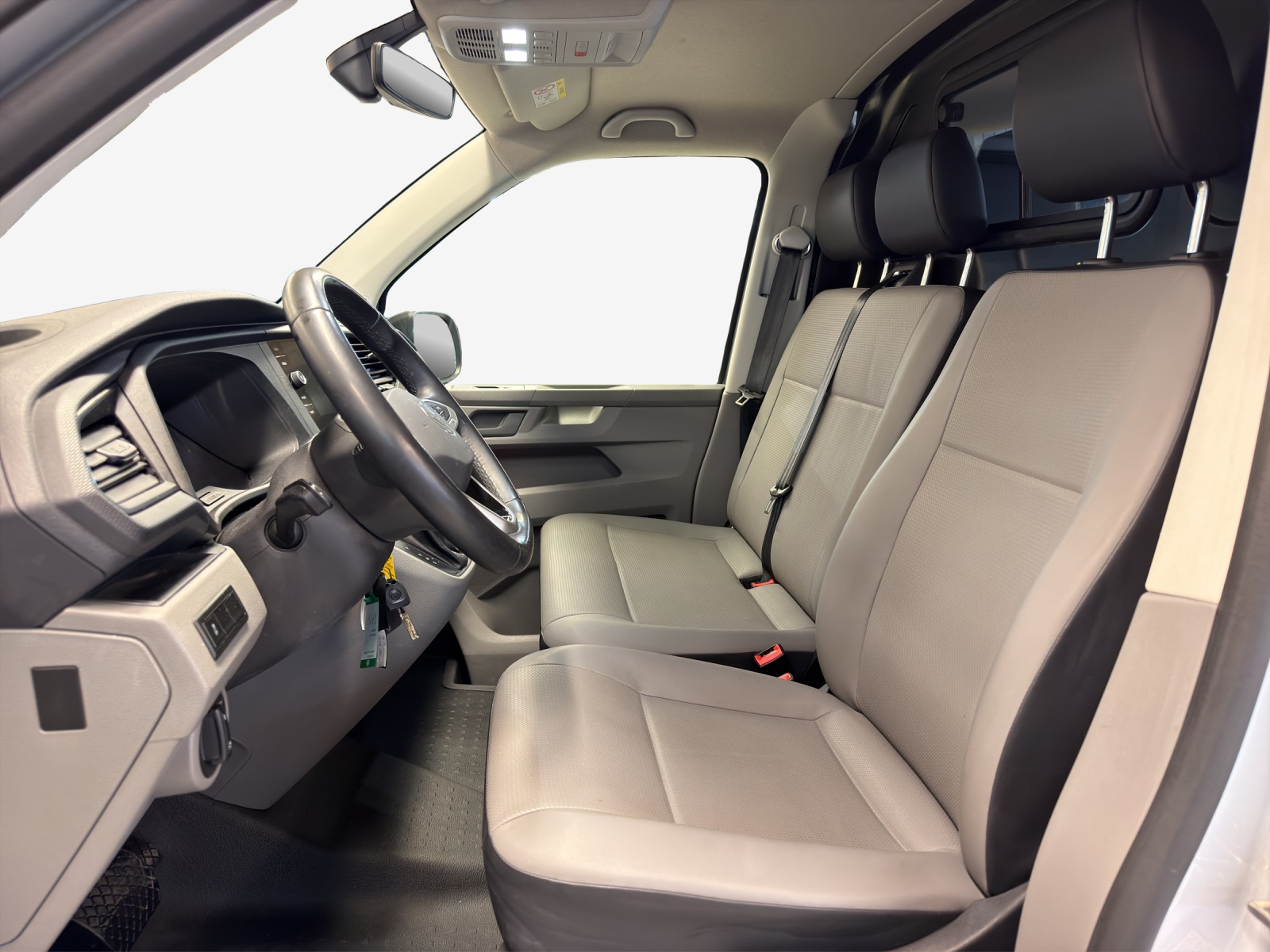VW T6.1 2.0 TDI 4Motion DSG-image-7