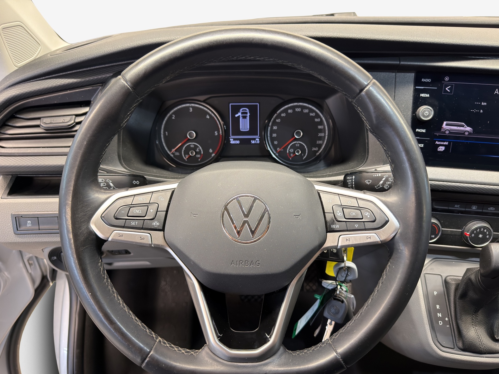 VW T6.1 2.0 TDI 4Motion DSG-image-9