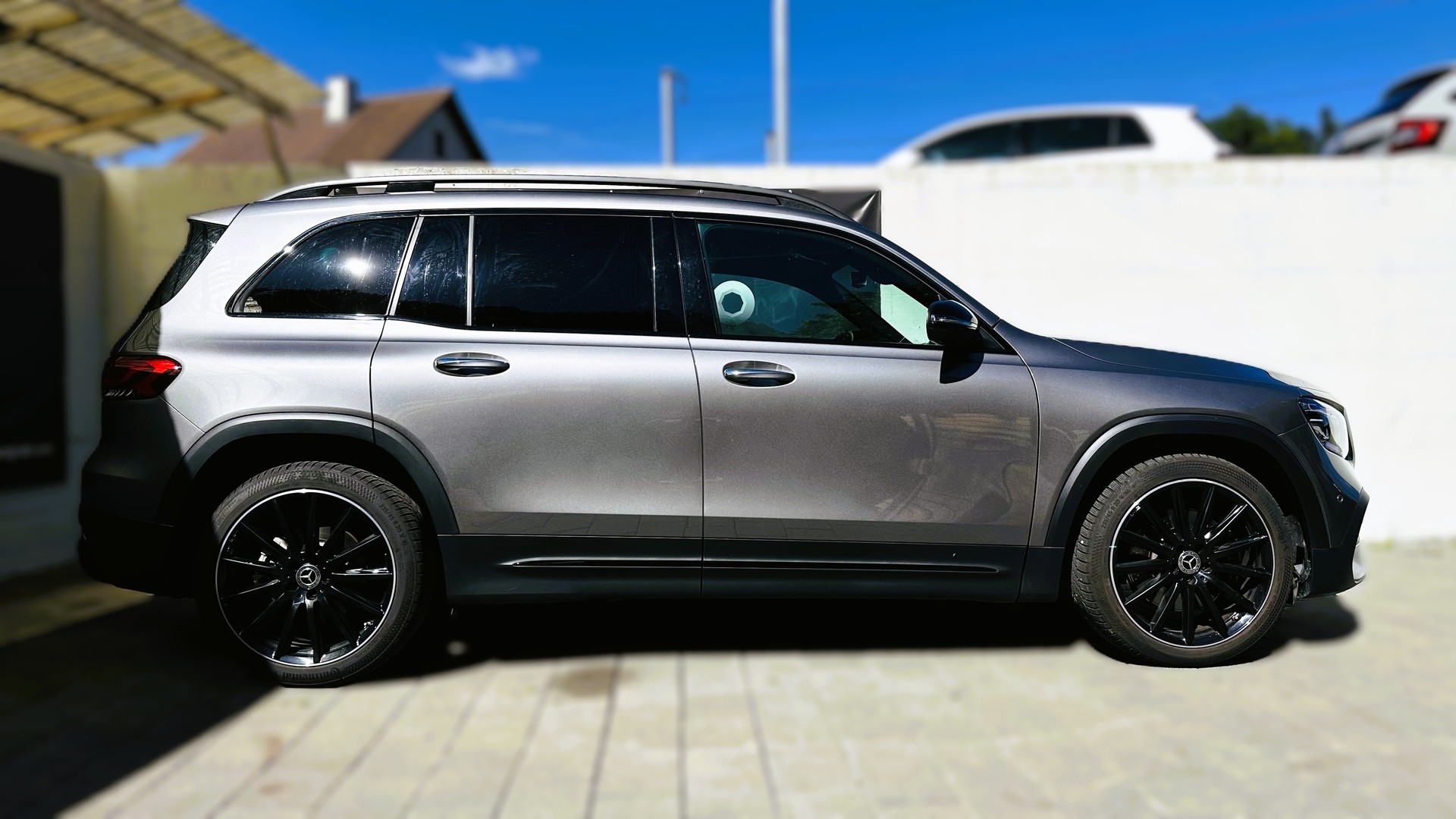 MERCEDES-BENZ GLB 220 d 4Matic AMG Line 8G-Tronic-image-3