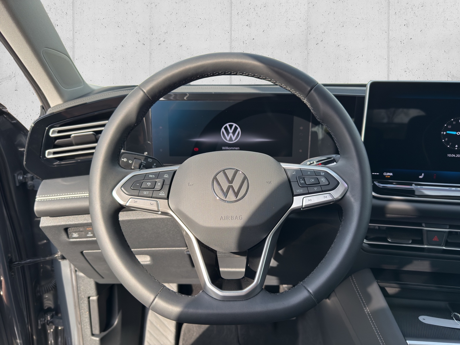 VW Tiguan 2.0 TDI SCR Elegance 4Motion DSG-image-9