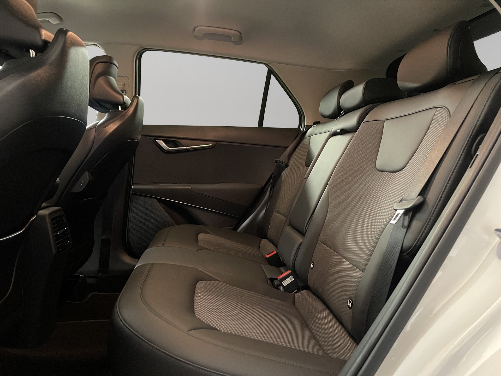KIA Niro 1.6 GDi Plug-in Hybrid Power Edition-image-8