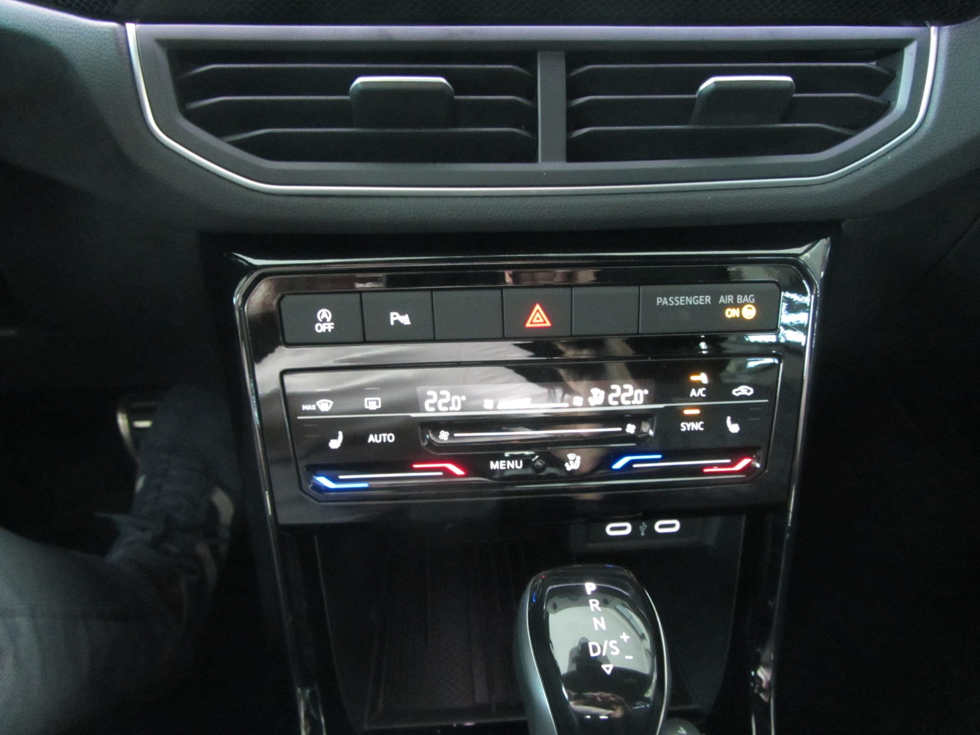 VW T-Cross 1.5 TSI EVO ACT R-Line DSG-image-10