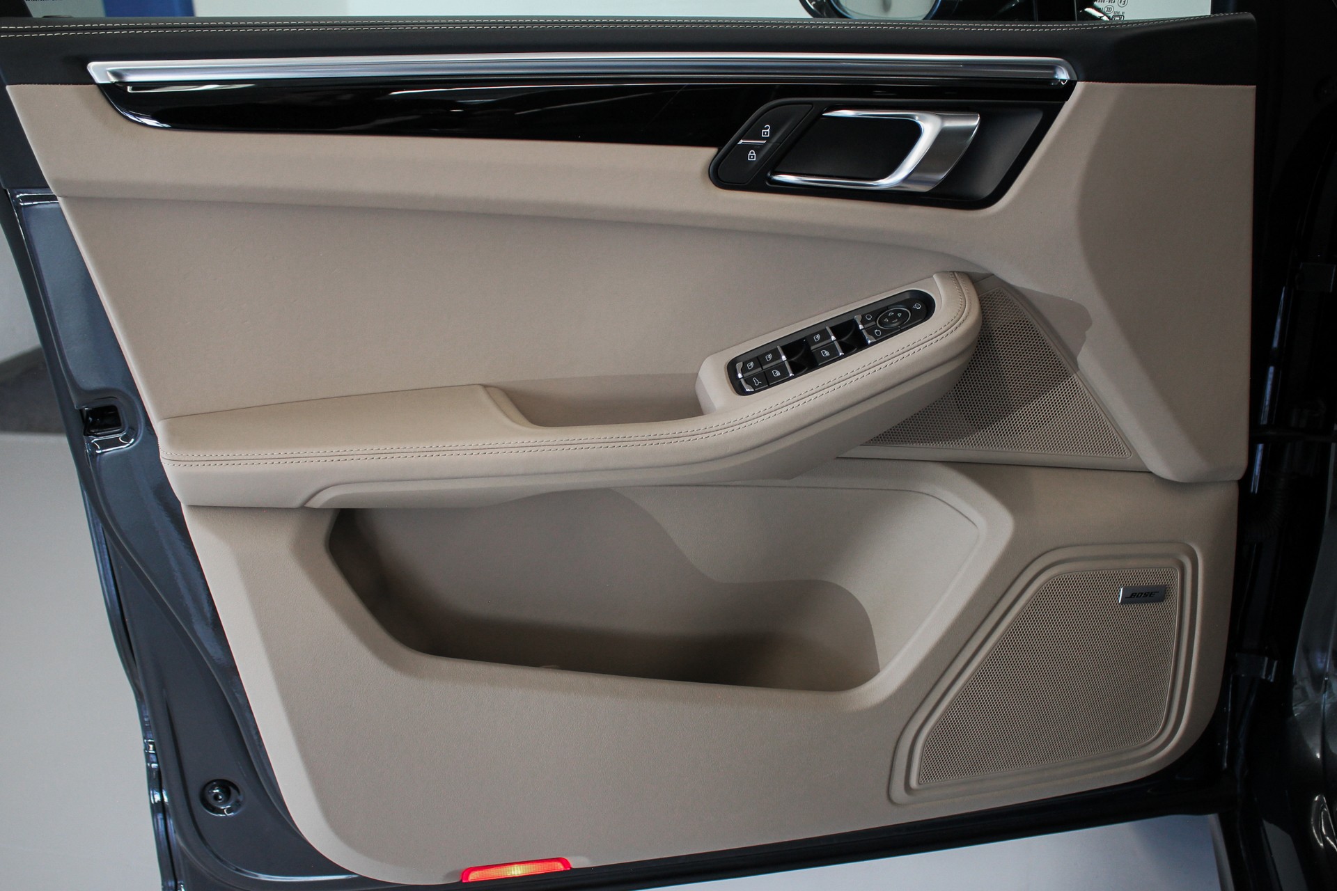 PORSCHE Macan GTS PDK-image-9