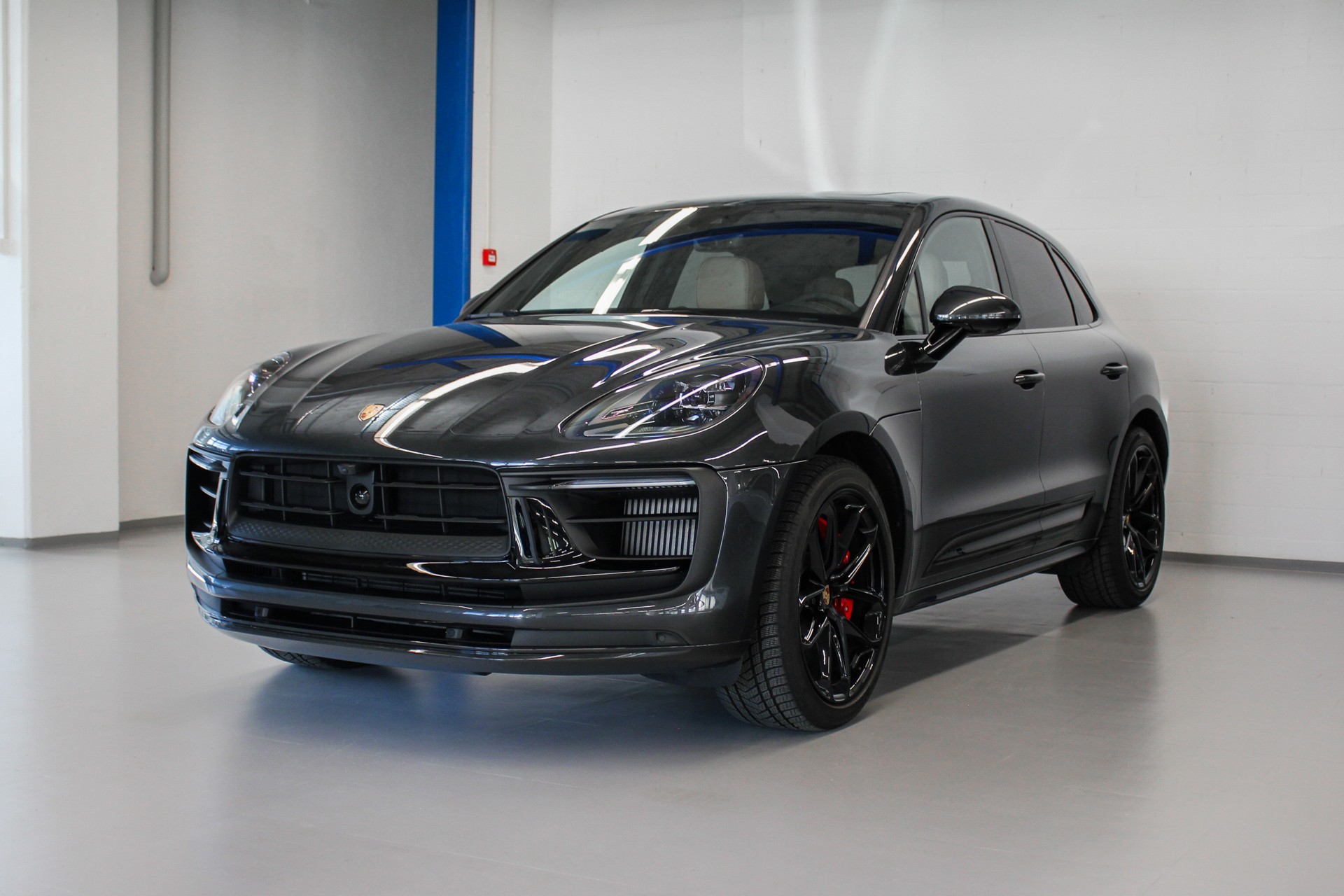 PORSCHE Macan GTS PDK-image-1