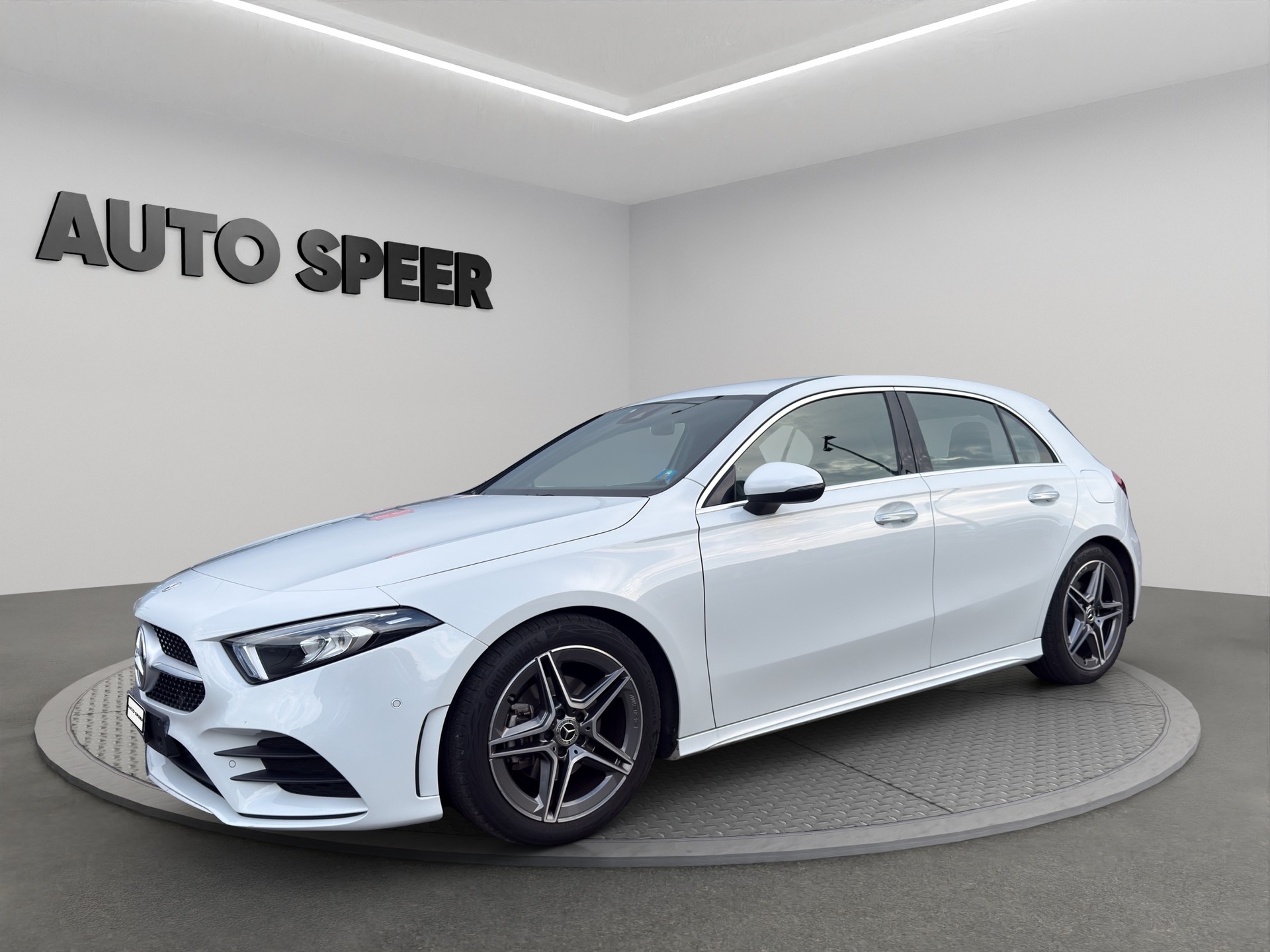 MERCEDES-BENZ A 200 AMG Line-image-0