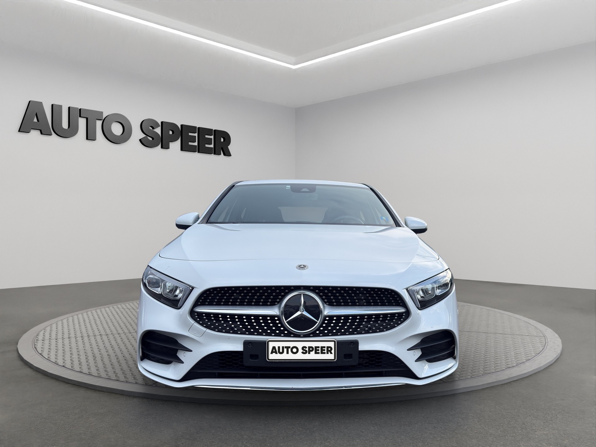 MERCEDES-BENZ A 200 AMG Line-image-4