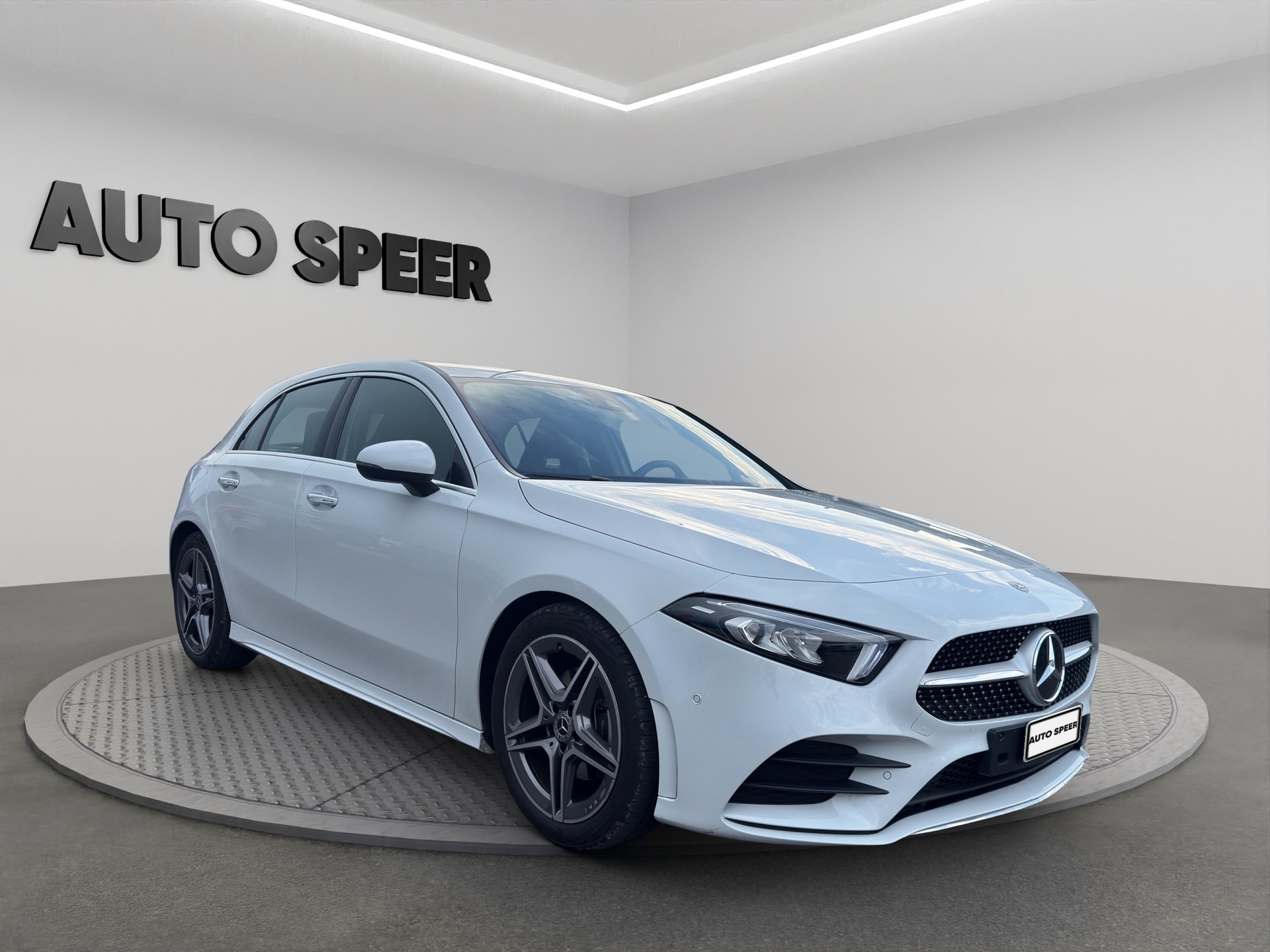 MERCEDES-BENZ A 200 AMG Line-image-3