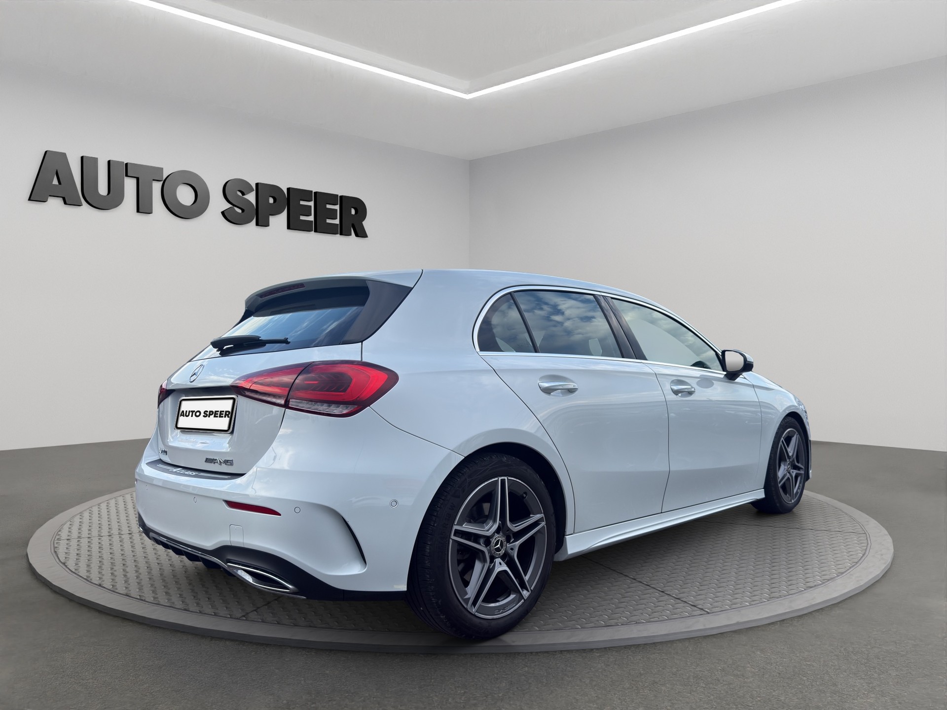 MERCEDES-BENZ A 200 AMG Line-image-7