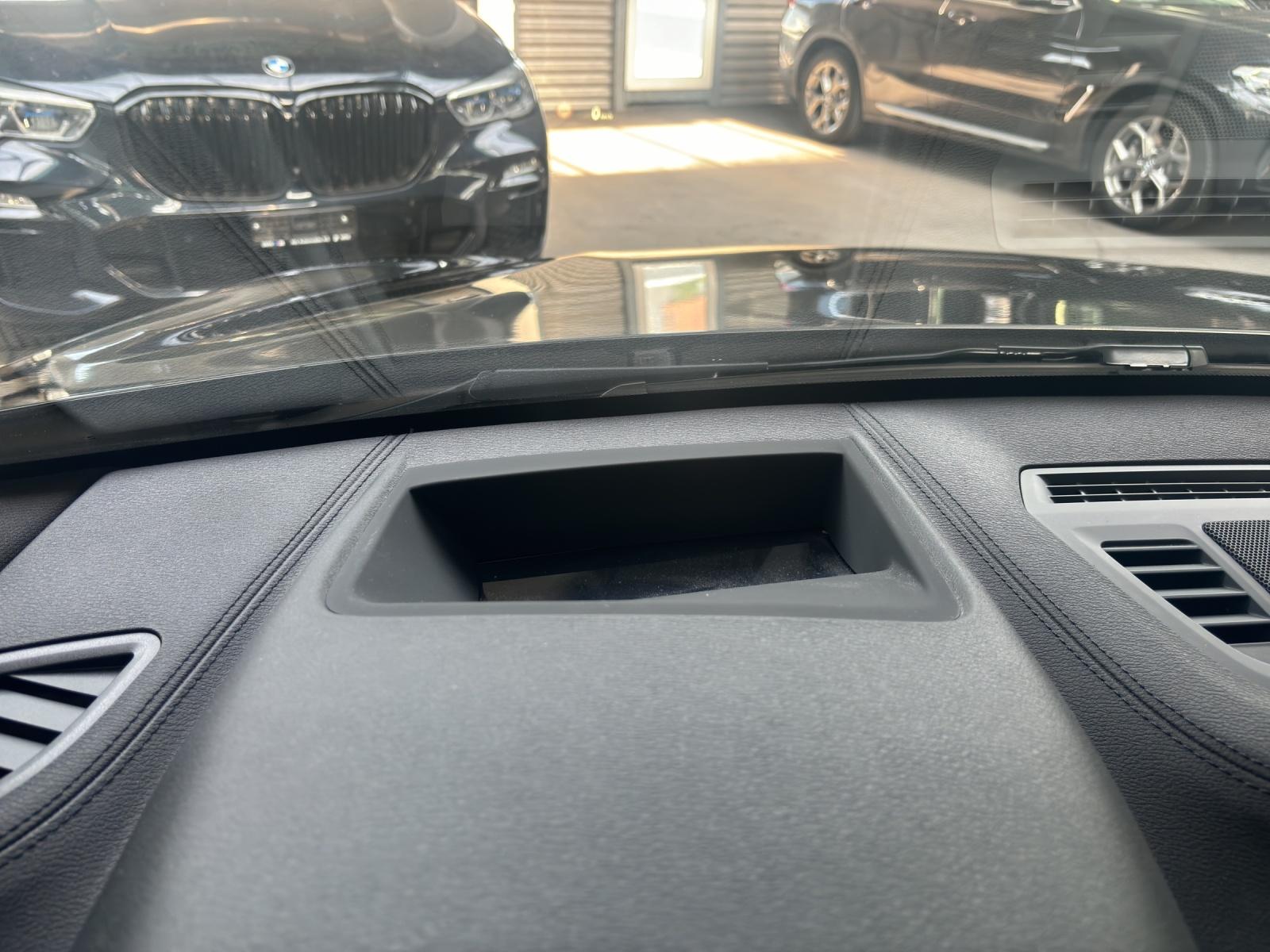 BMW X1 25e xDrive-image-18