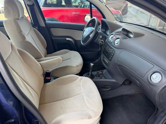 CITROEN C3 1.4i Exclusive-image-6