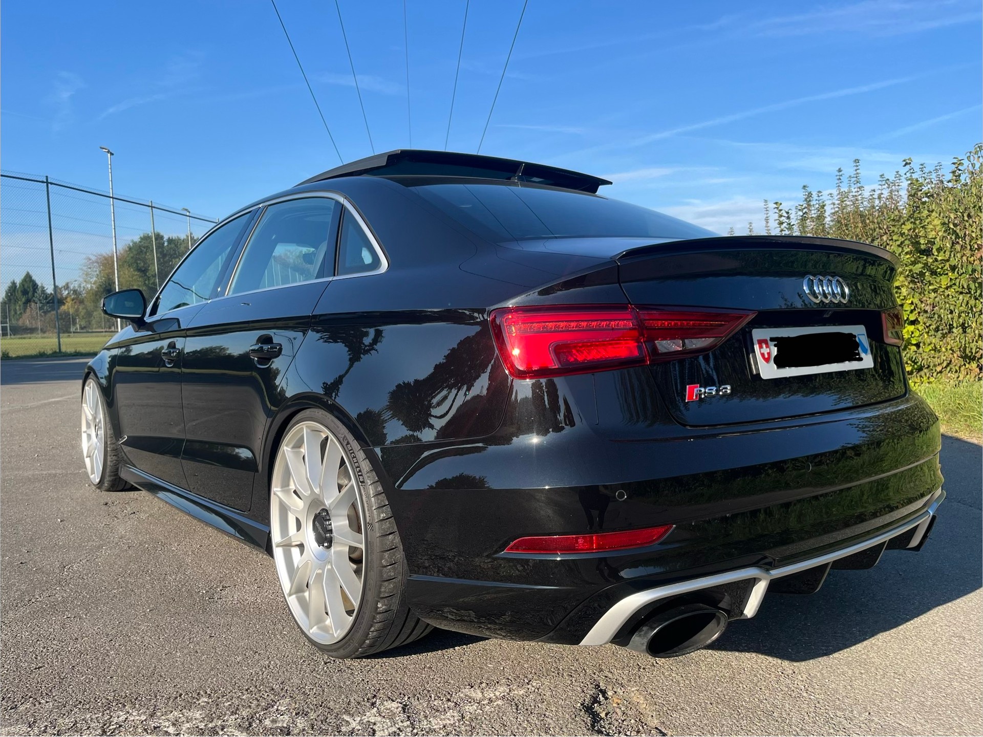 AUDI RS3 Limousine 2.5 T FSI quattro S-Tronic-image-1