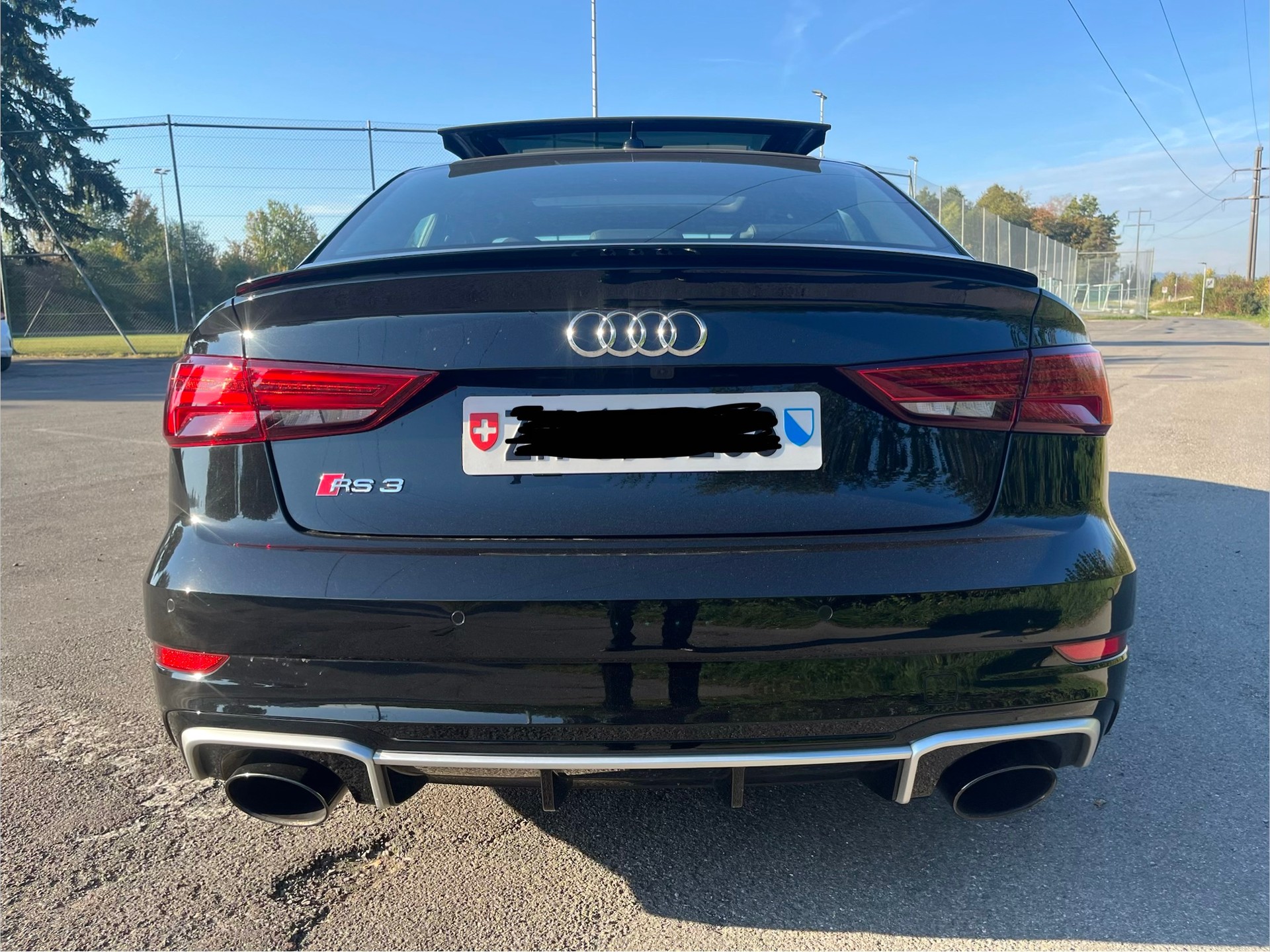 AUDI RS3 Limousine 2.5 T FSI quattro S-Tronic-image-2