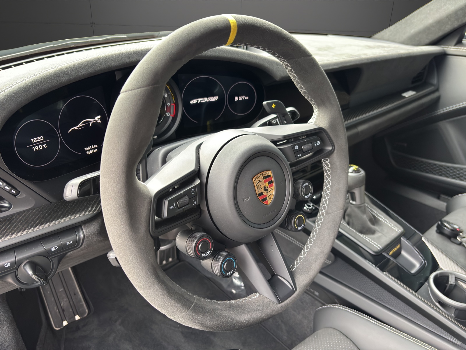 PORSCHE 911 GT3 RS-image-3