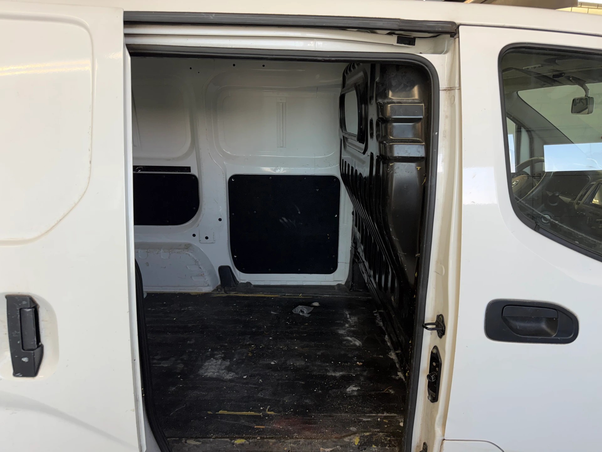 NISSAN NV200 1.5 dCi 90 Comfort Euro 6 | Zahnriemen ers. | Klima | Navi | RF-Kamera-image-9