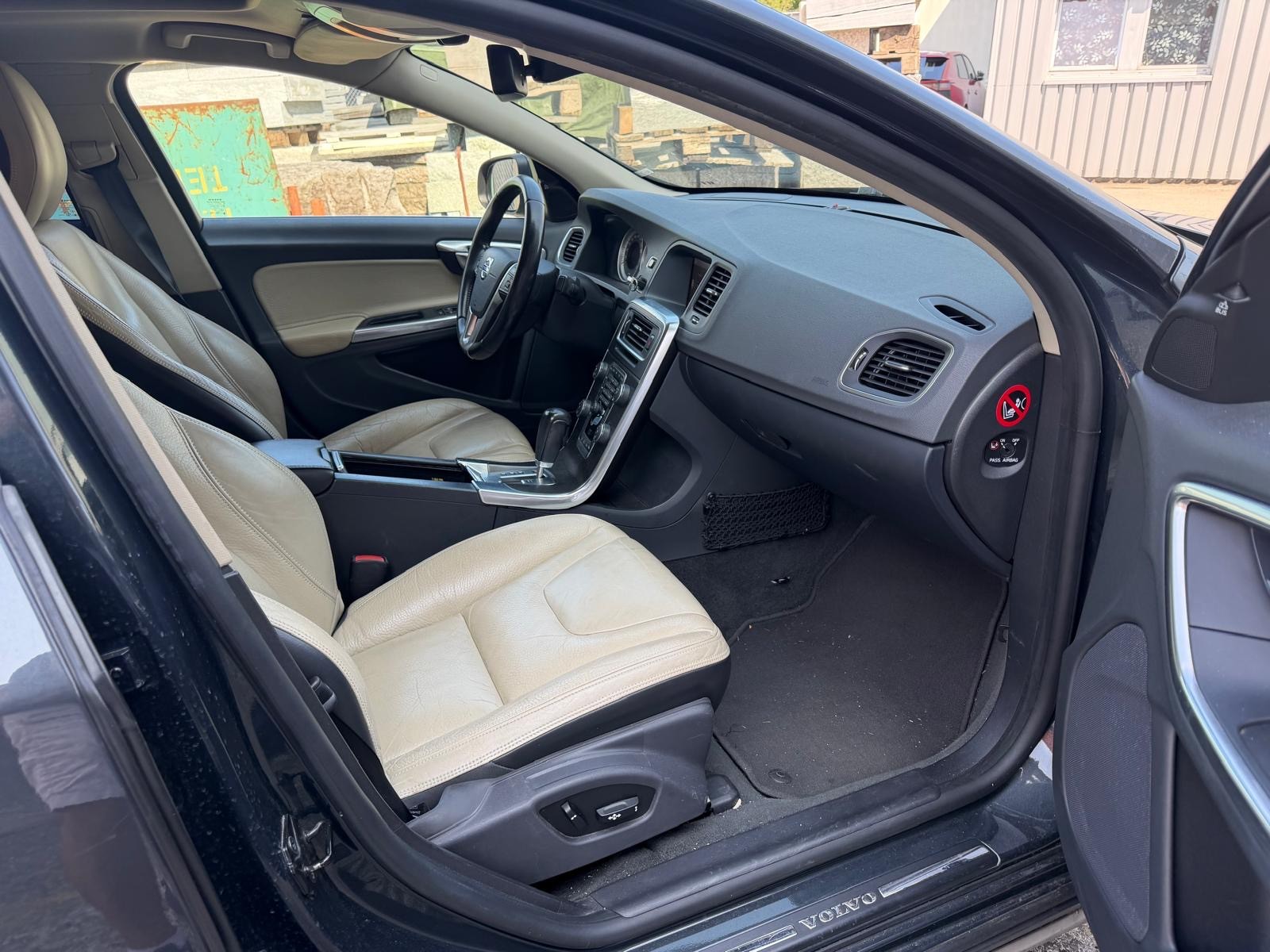 VOLVO S60 T5 Momentum Powershift-image-7