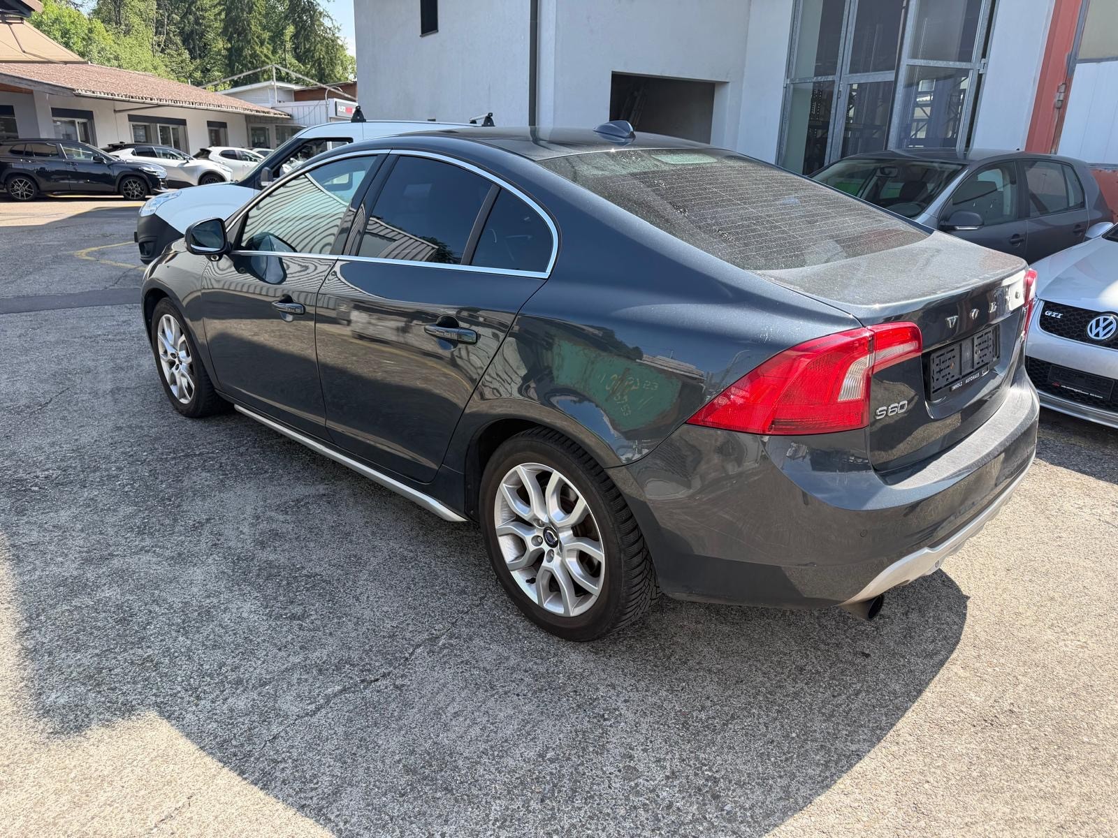 VOLVO S60 T5 Momentum Powershift-image-4