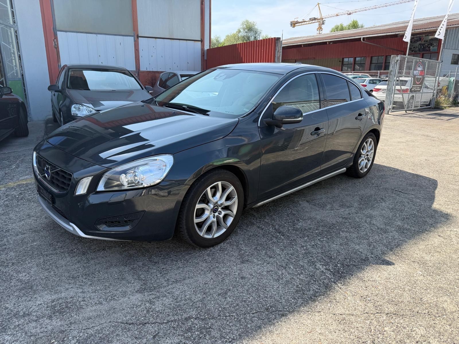 VOLVO S60 T5 Momentum Powershift-image-5