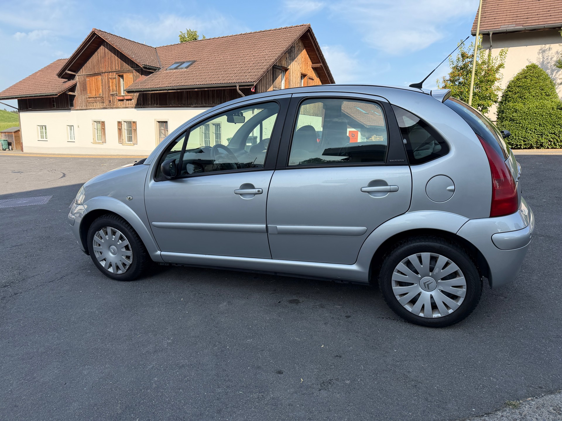 CITROEN C3 1.4i Exclusive-image-2