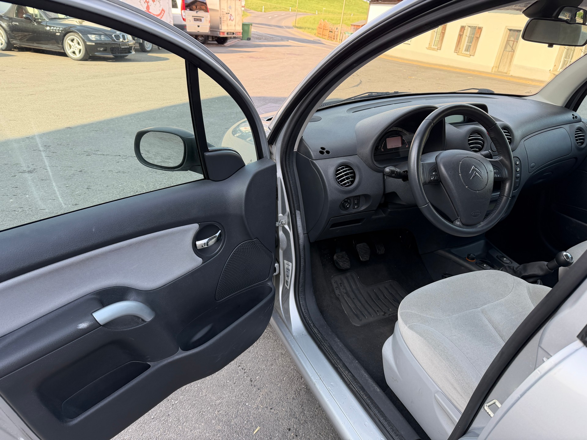CITROEN C3 1.4i Exclusive-image-4