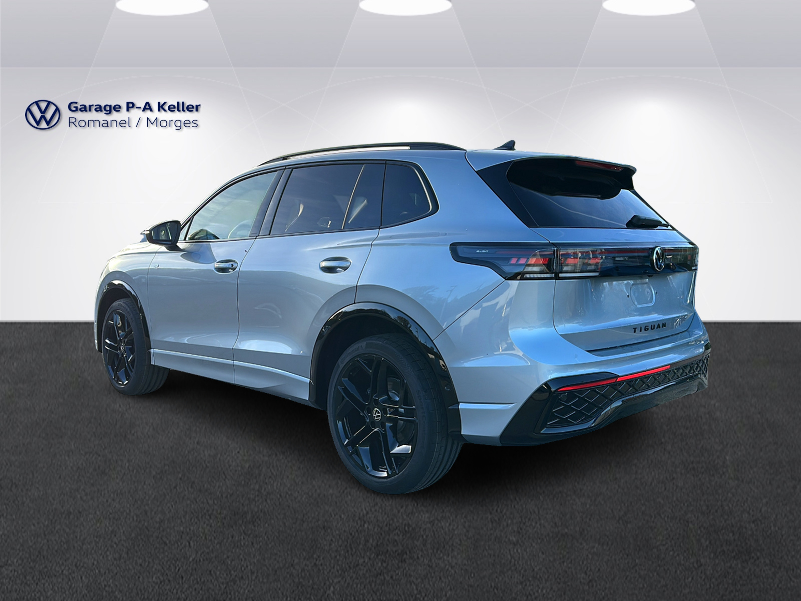 VW Tiguan R-Line UNITED 2.0TSI 204CH 4Motion-image-5